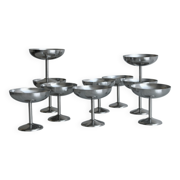 10 coupelles sur pied en inox