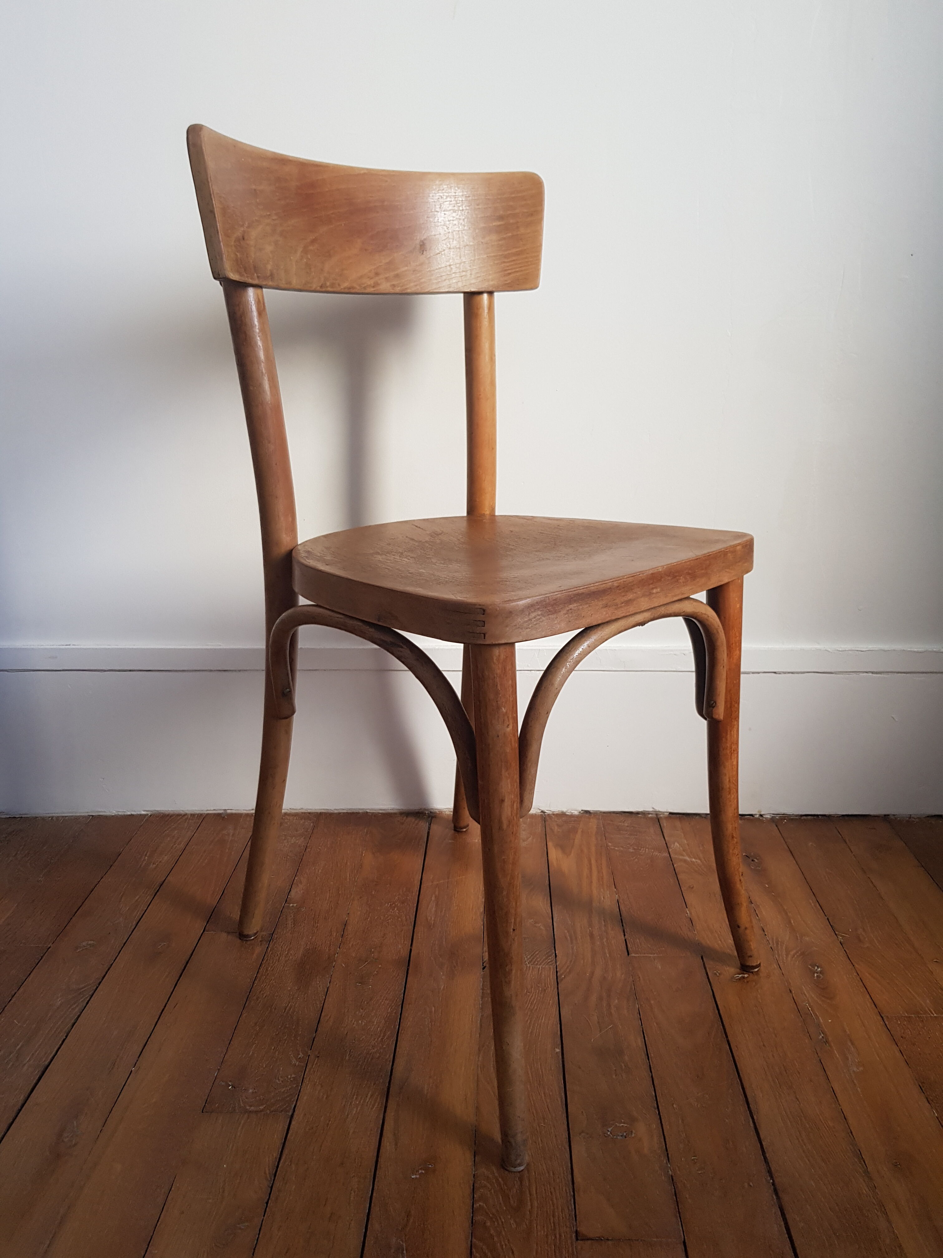 Chaise bistrot en bois clair