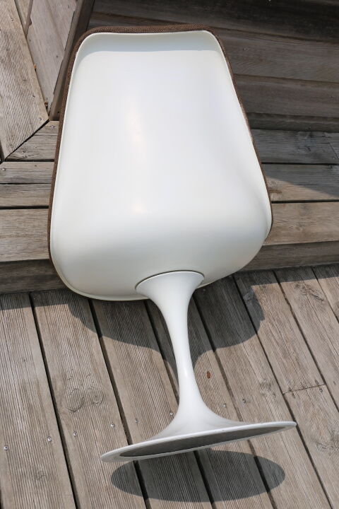 Chaise Tulipe Eero Saarinen marron
