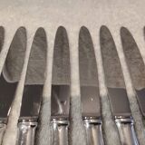 12 silver-plated metal table knives, Platil rocaille silversmith design, 24.6cm