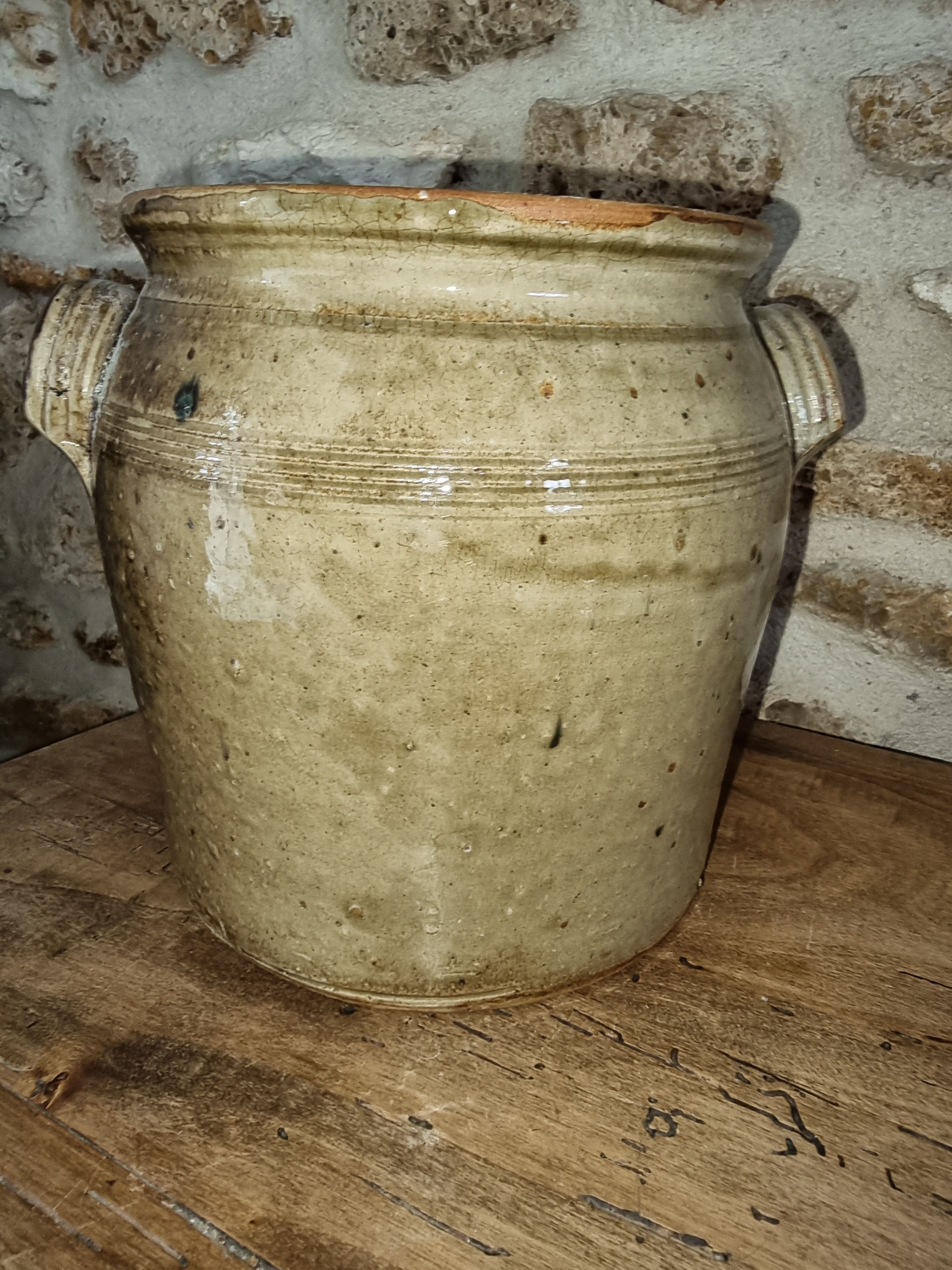Pot en grès vernissé