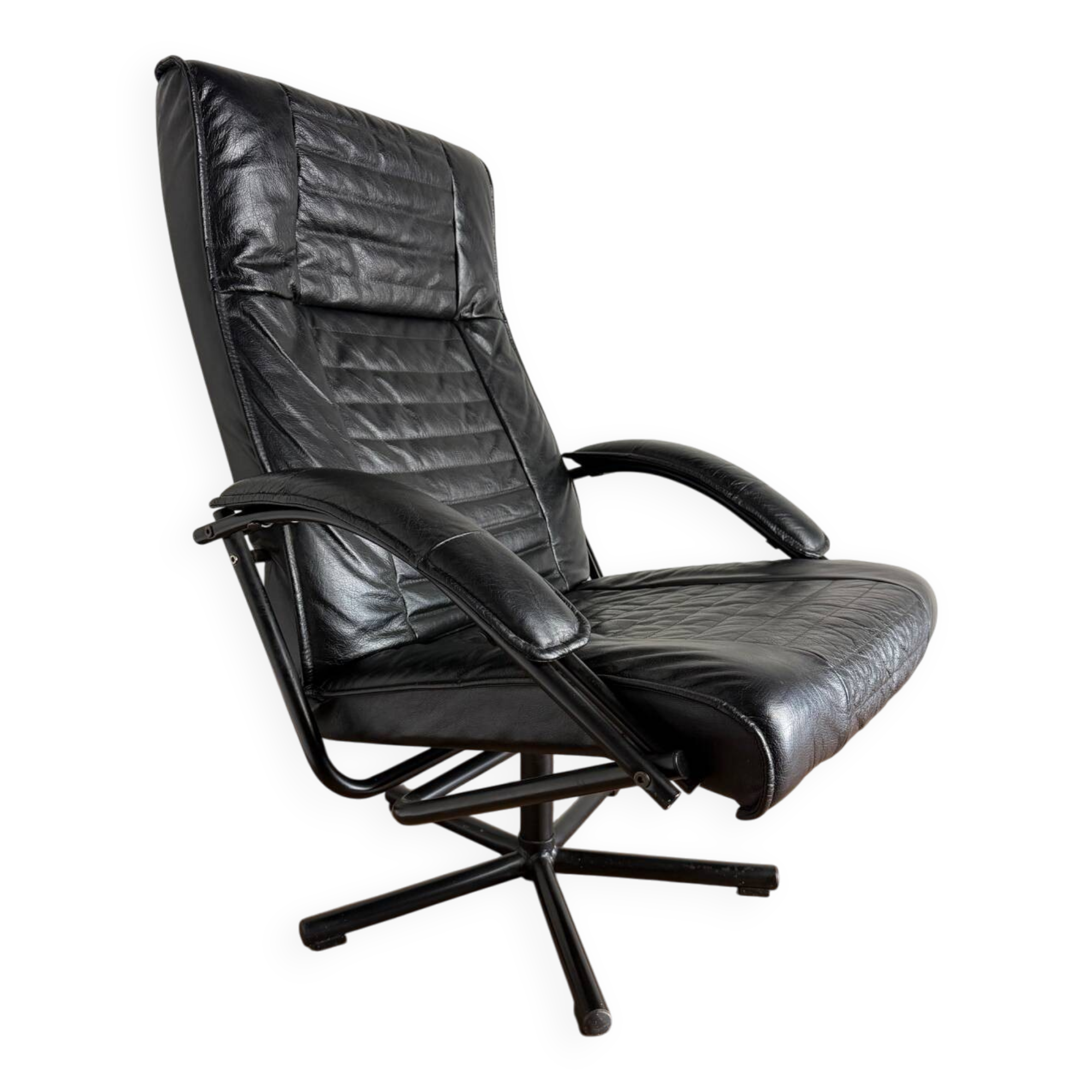 Danish swivel armchair in black leather – 1970s/80s - Skipper Furniture