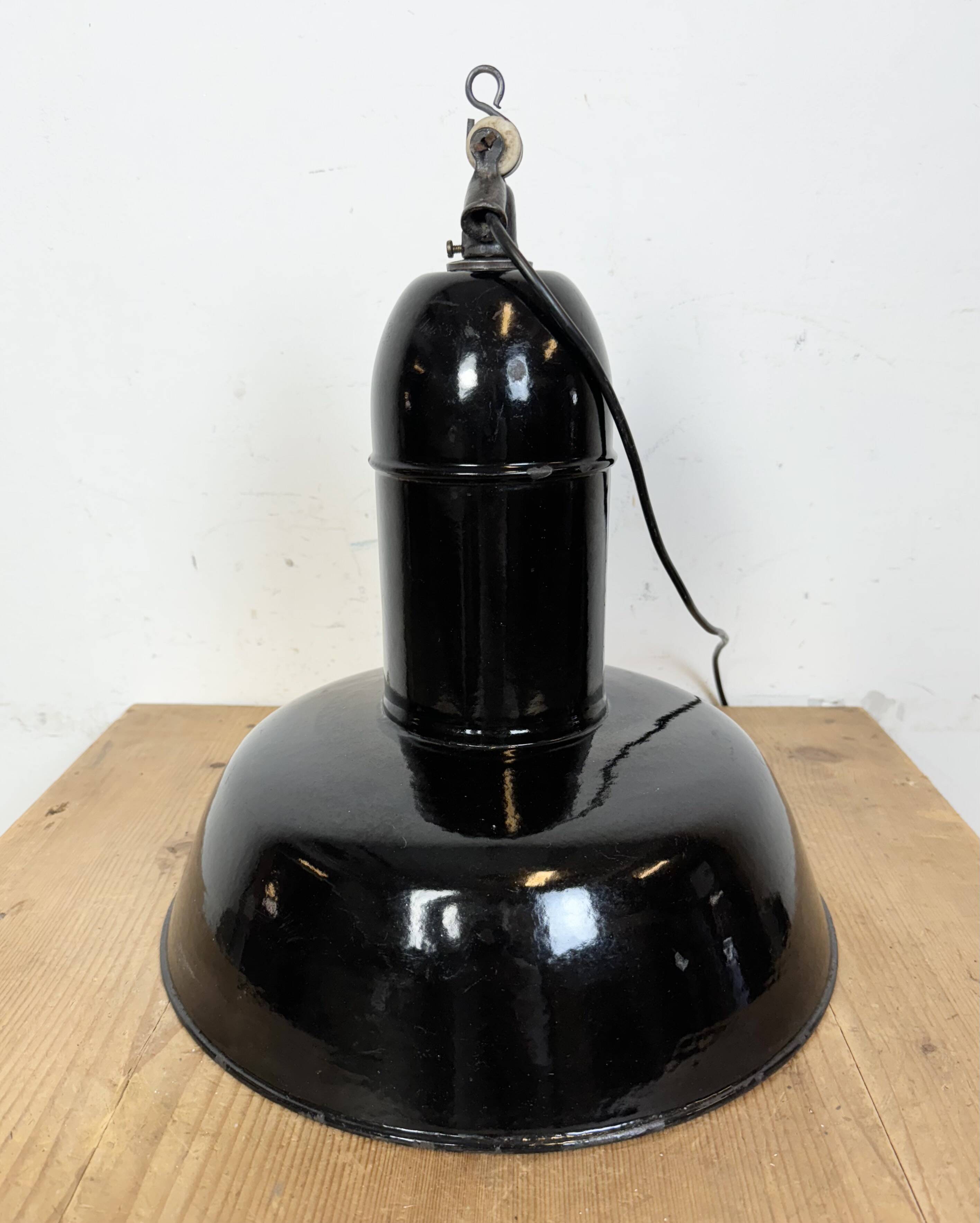Industrial Black Enamel Factory Lamp with Cast Iron Top, 1930s