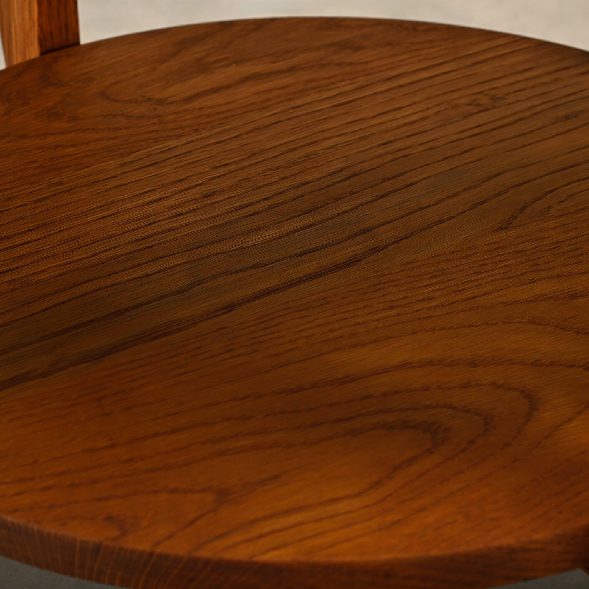Table d'appoint ou table de plante Art Déco néerlandaise en chêne massif, années 1930.