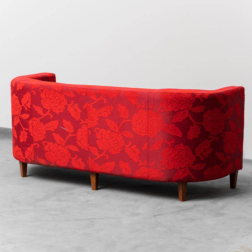 Divano à trois postes en tessuto floreale rosso anni '60 vintage modernariato