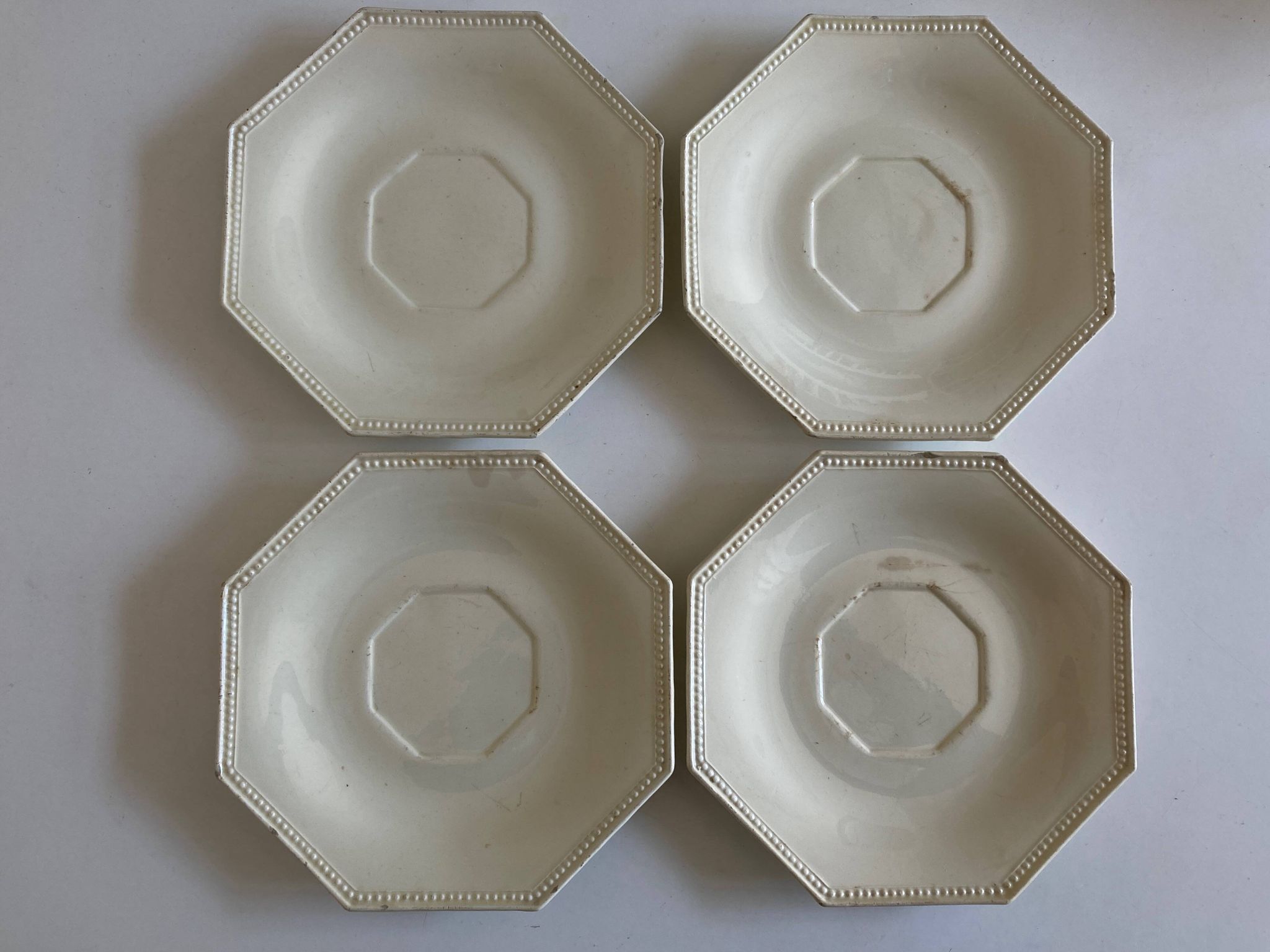 Set de 4 assiettes octogonales perles Creil & Montereau 19e