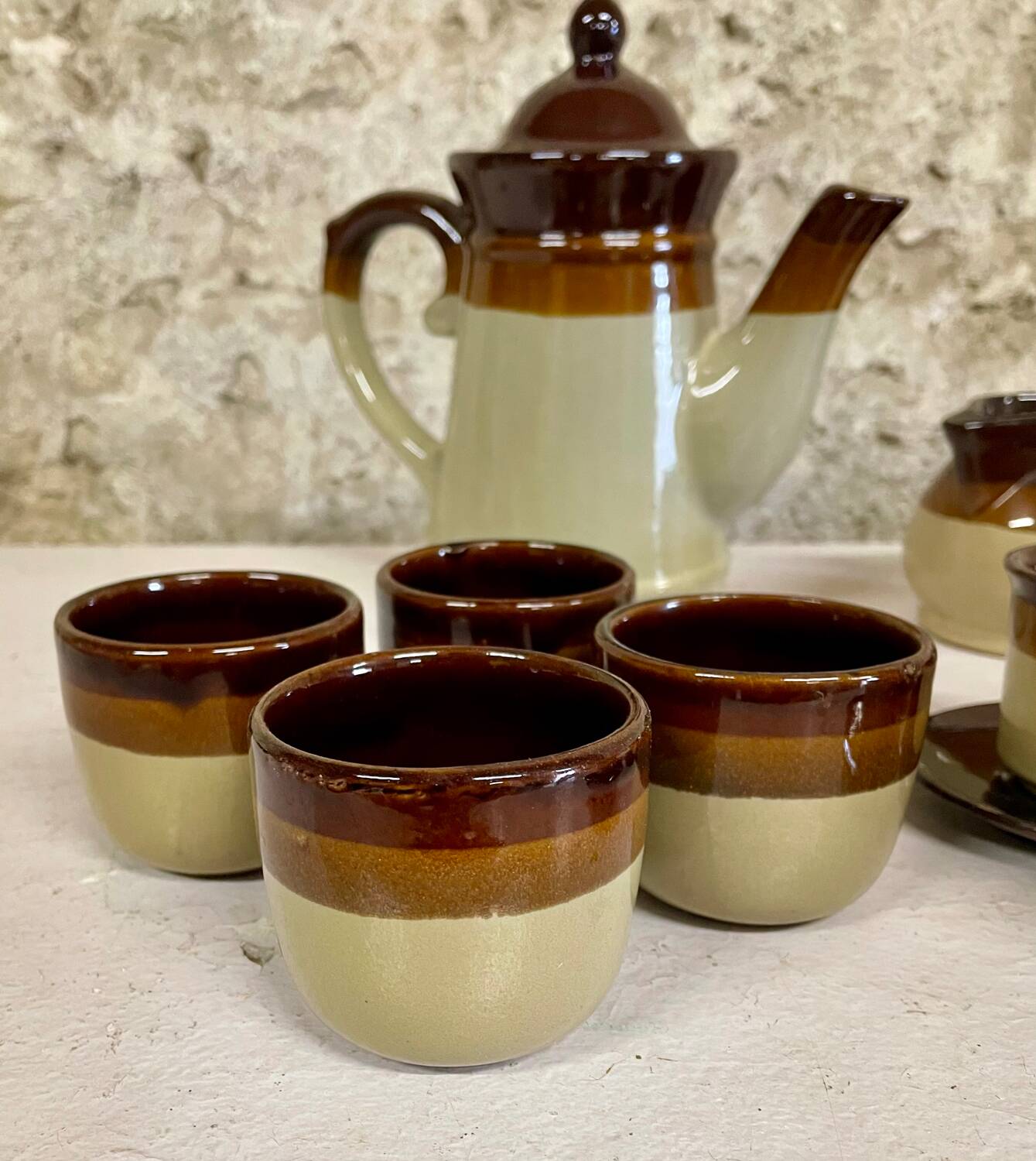 10-piece stoneware tea/coffee set