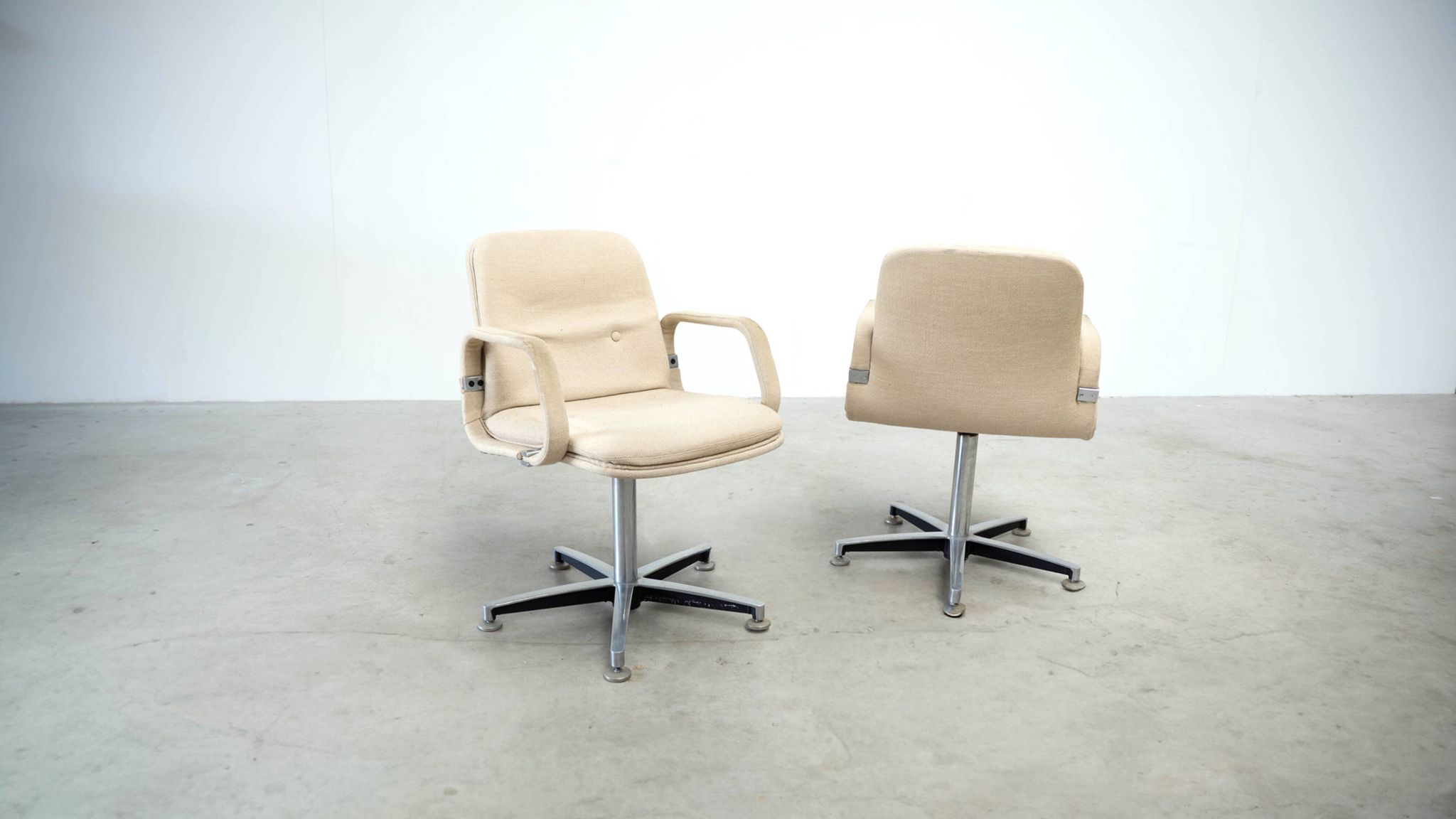 Set of six Italian conference chairs