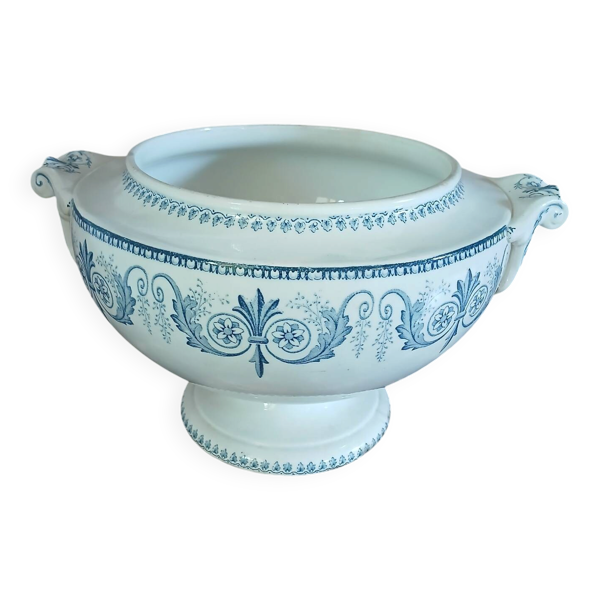 Soupière ancienne en Terre de fer