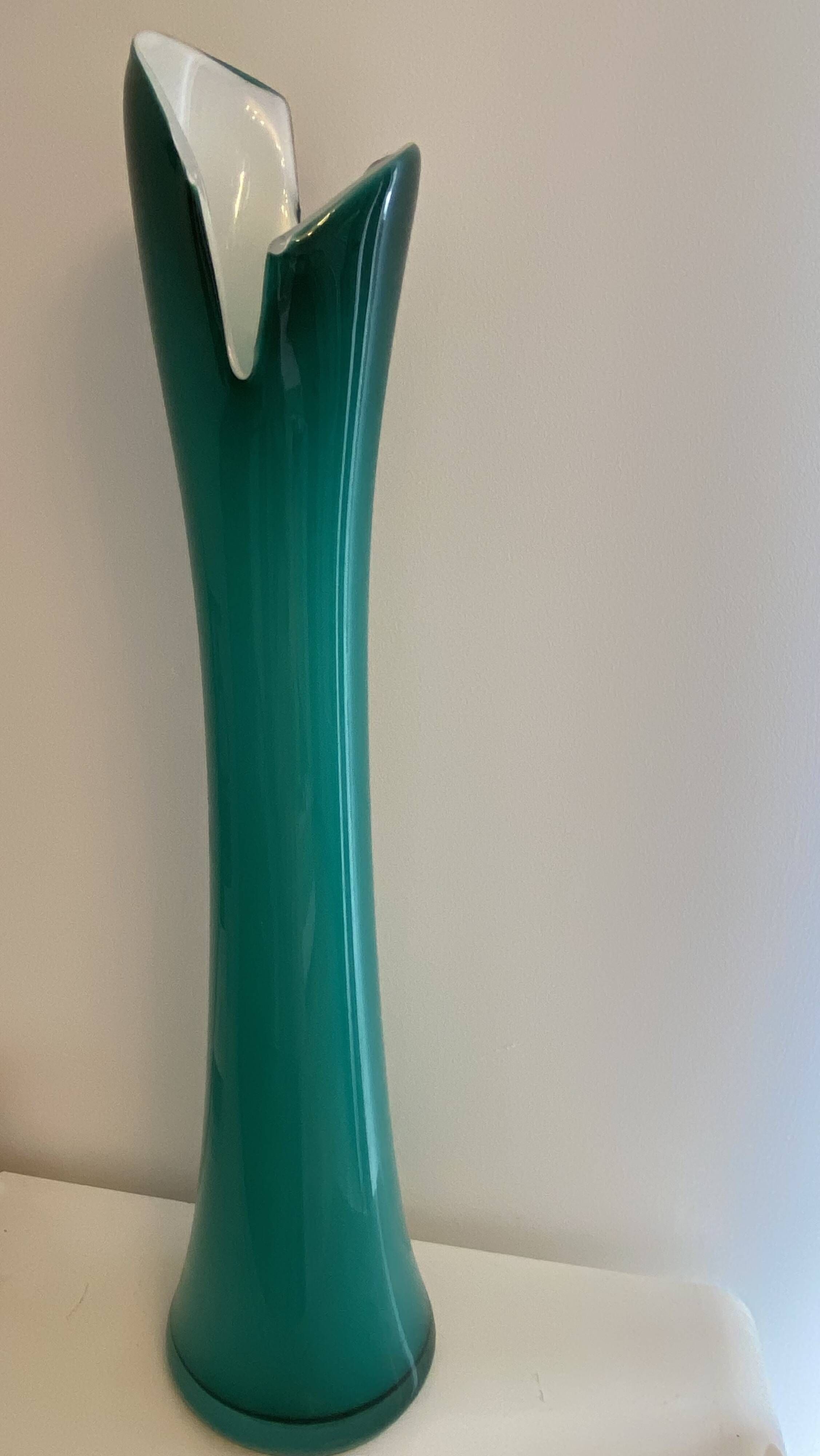 Green crystal vase, Companion of Baccarat