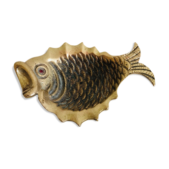Empty fish brass pocket