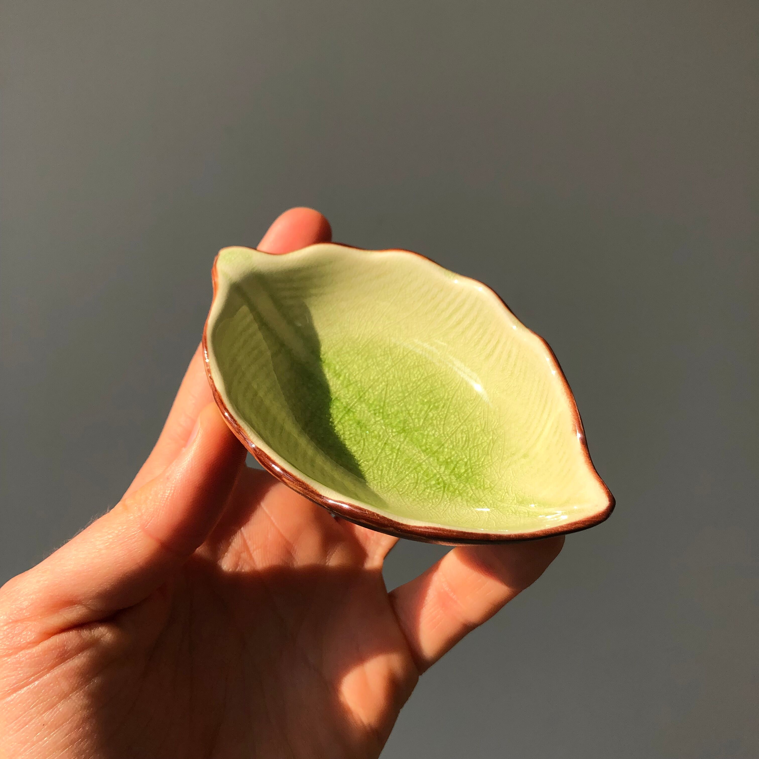 5 mini leaf-shaped ceramic ramekins, handmade, for sauces
