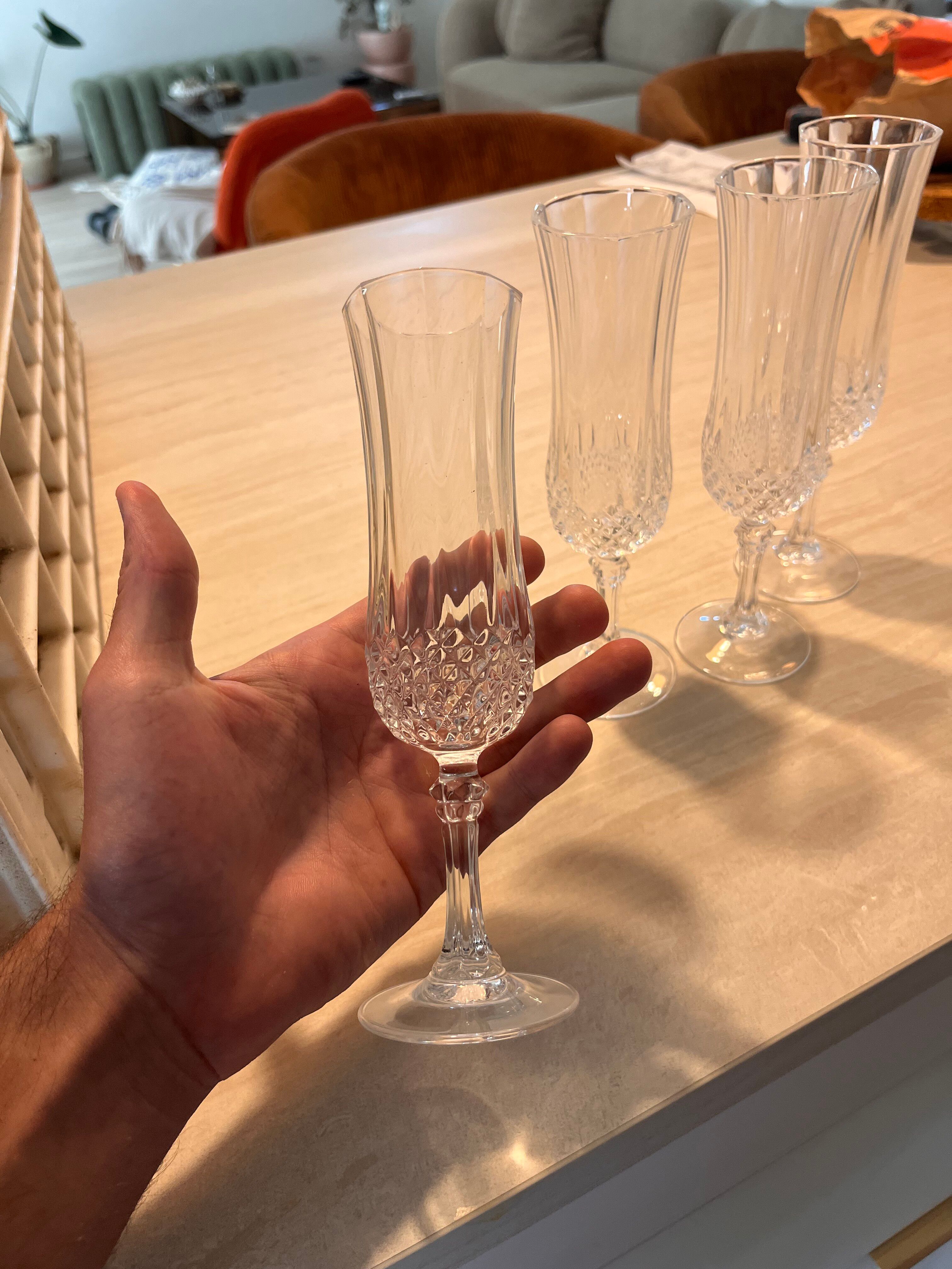 Cut crystal footed glasses — Set of 4