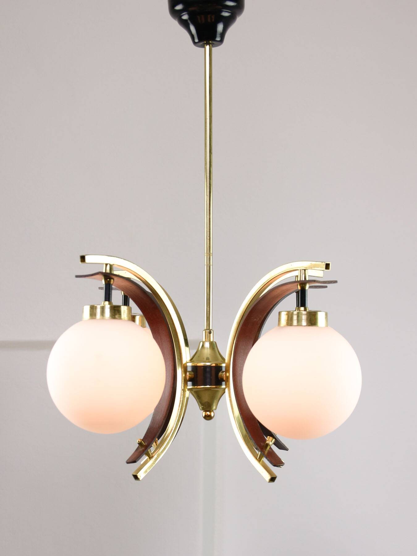 Mid-Century Modern Italian Brass and Opaline Chandelier