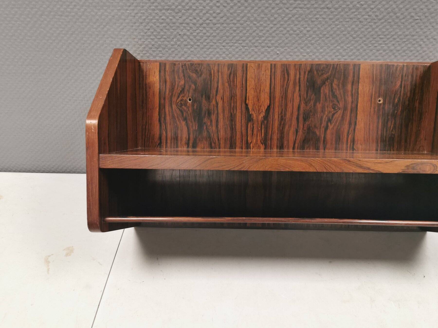 Wall-mounted bedside table in rosewood, Danish 1960-70s.