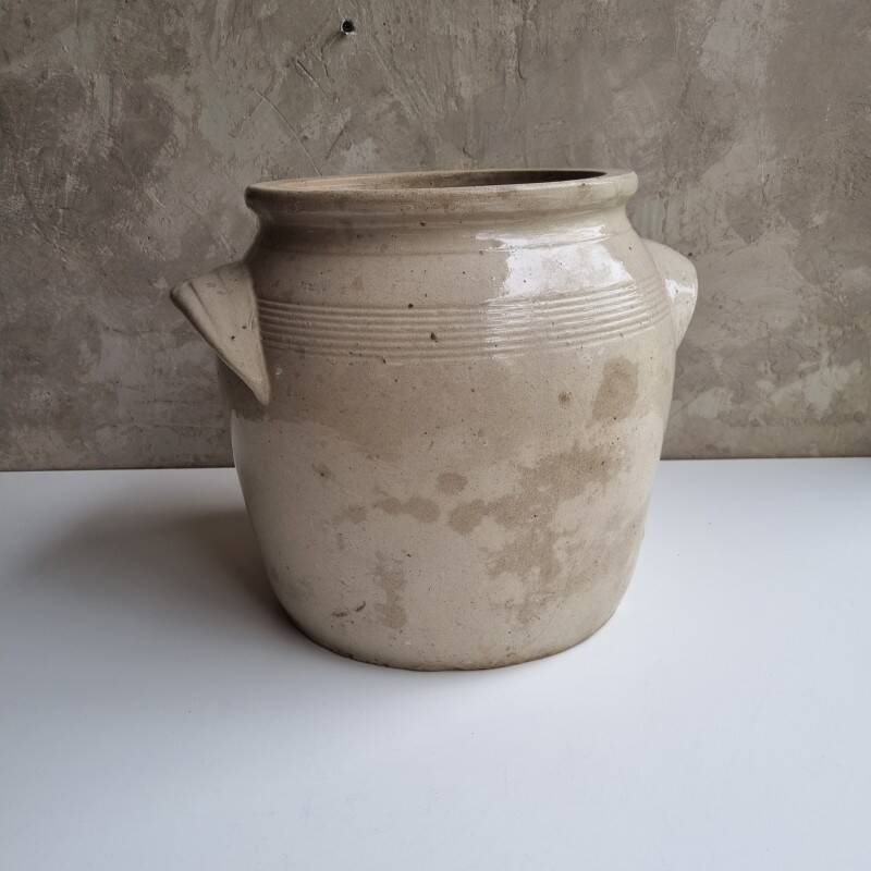 Large stoneware pot