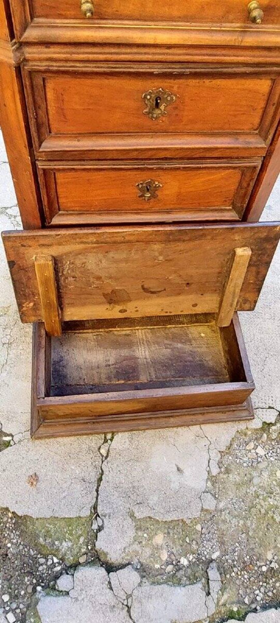 Antique kneeler with 4 drawers, Italy, early 18th century