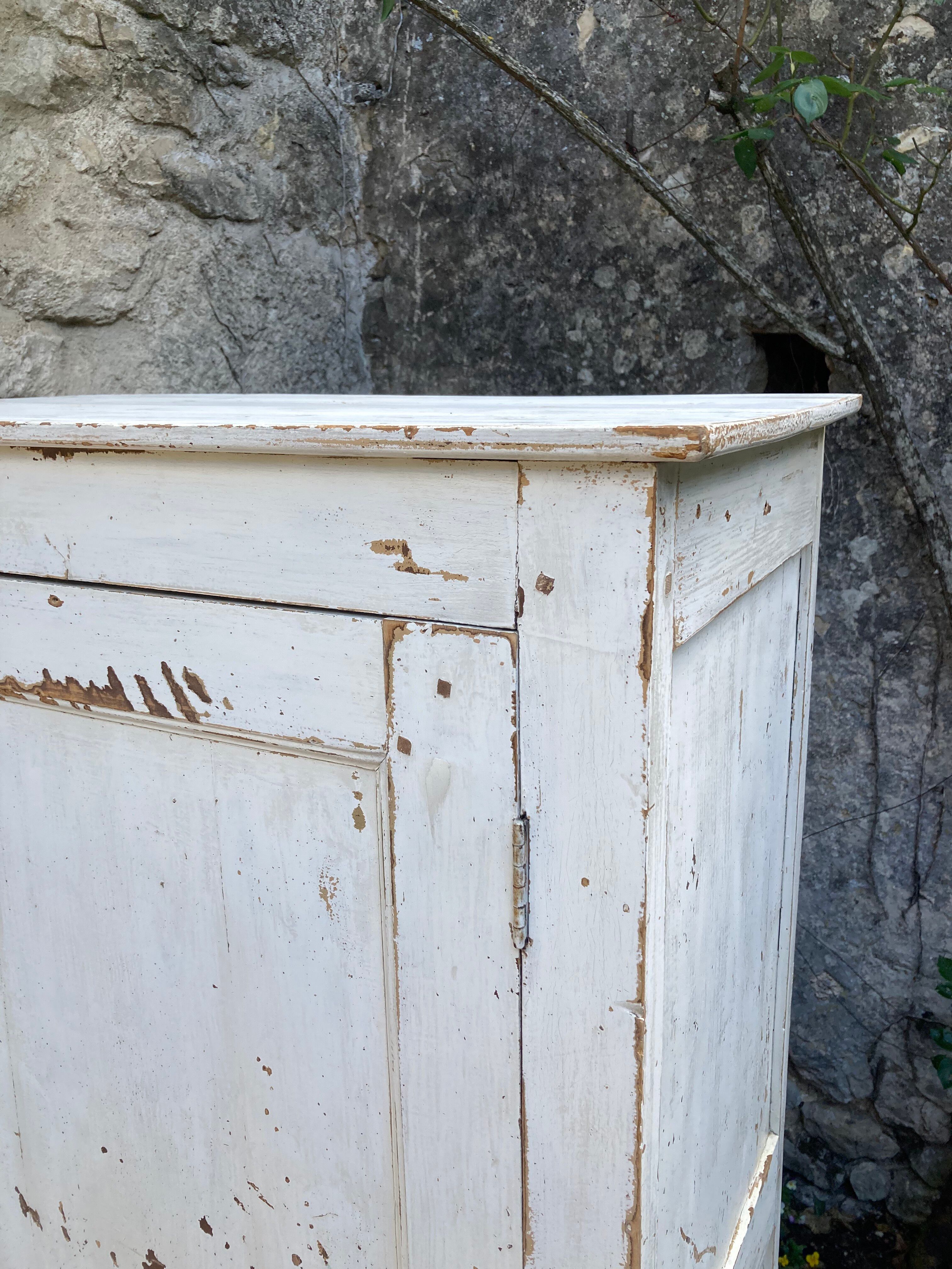 Armoire ancienne - bonnetière parisienne