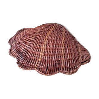 Shell wicker basket