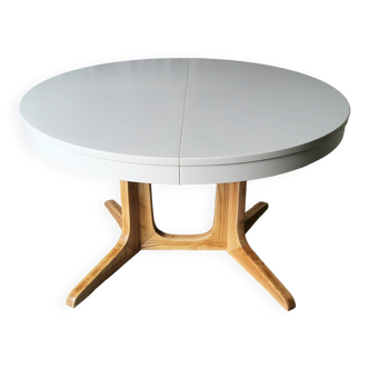 Baumann round table