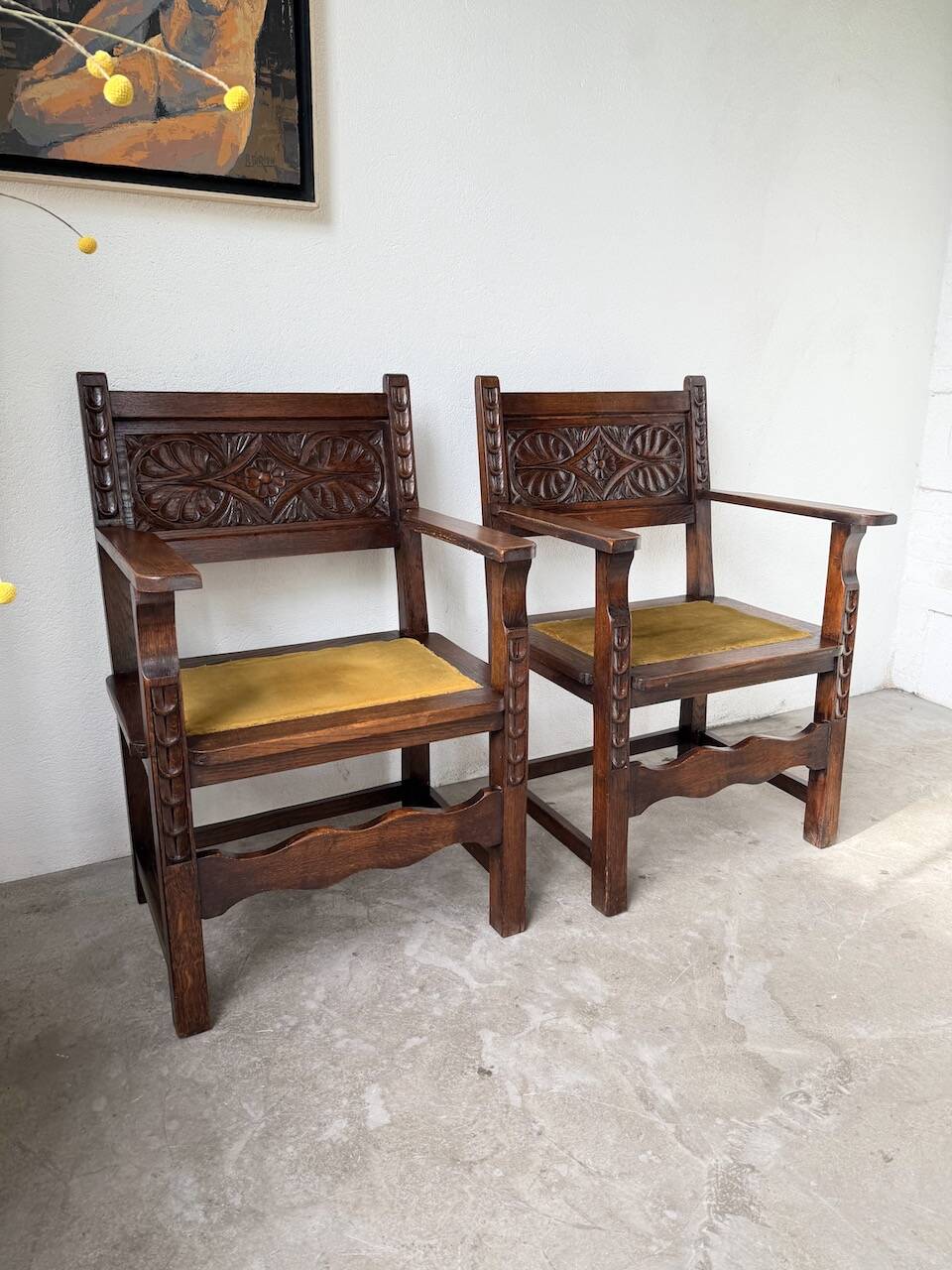 Paire de fauteuils style espagnol bois sculpté 1900