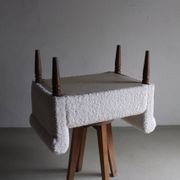 Pouf en fausse fourrure blanche | Années 1960