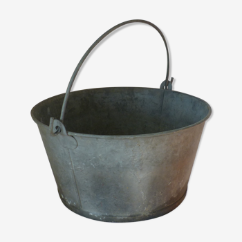 Zinc bucket