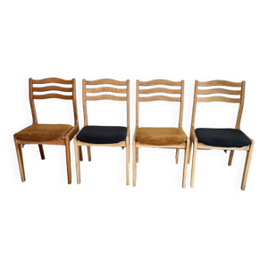 4 chaises en bois et
