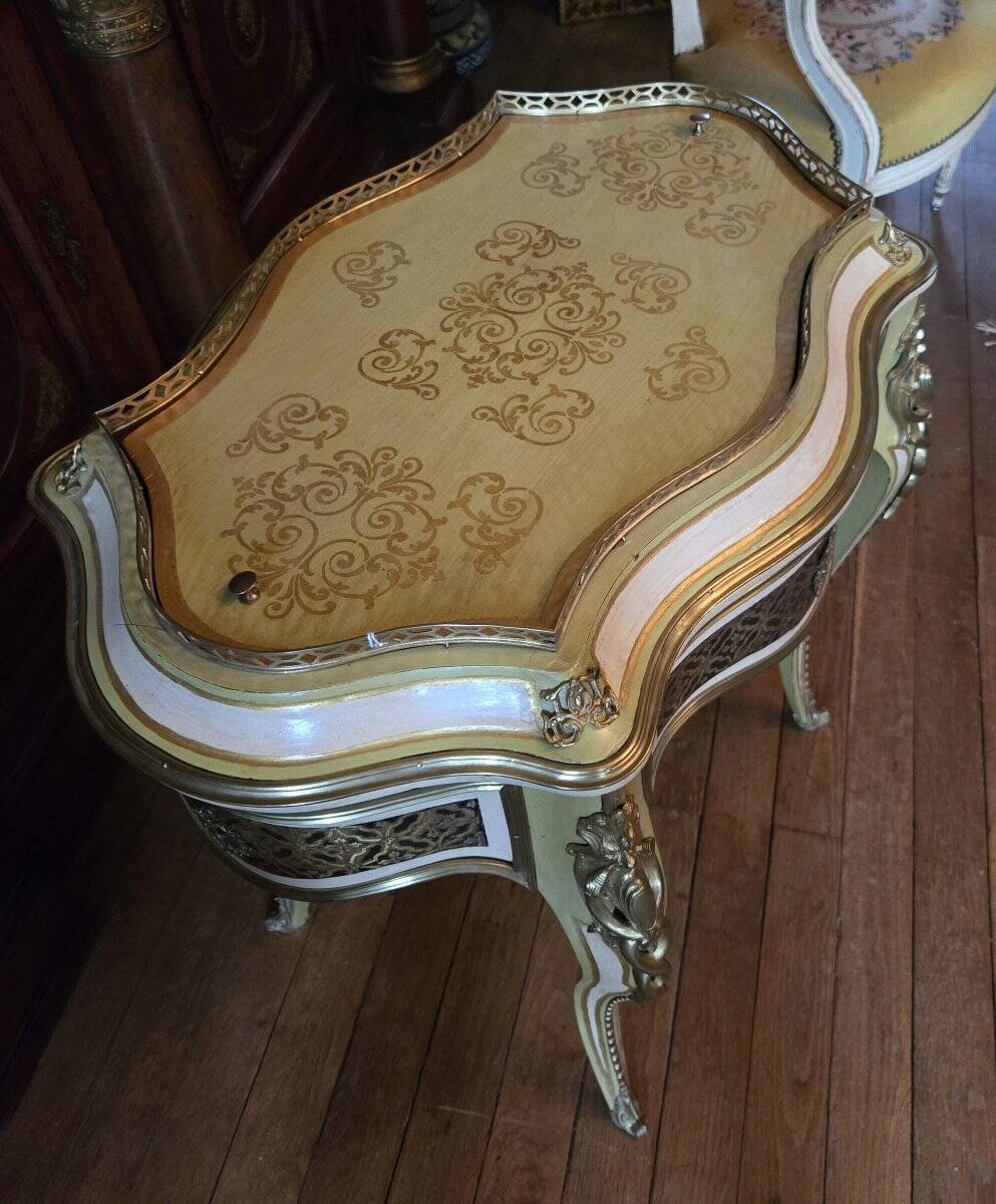 Rare Jardiniére Venitienne de style Louis XV en bois laqué et doré