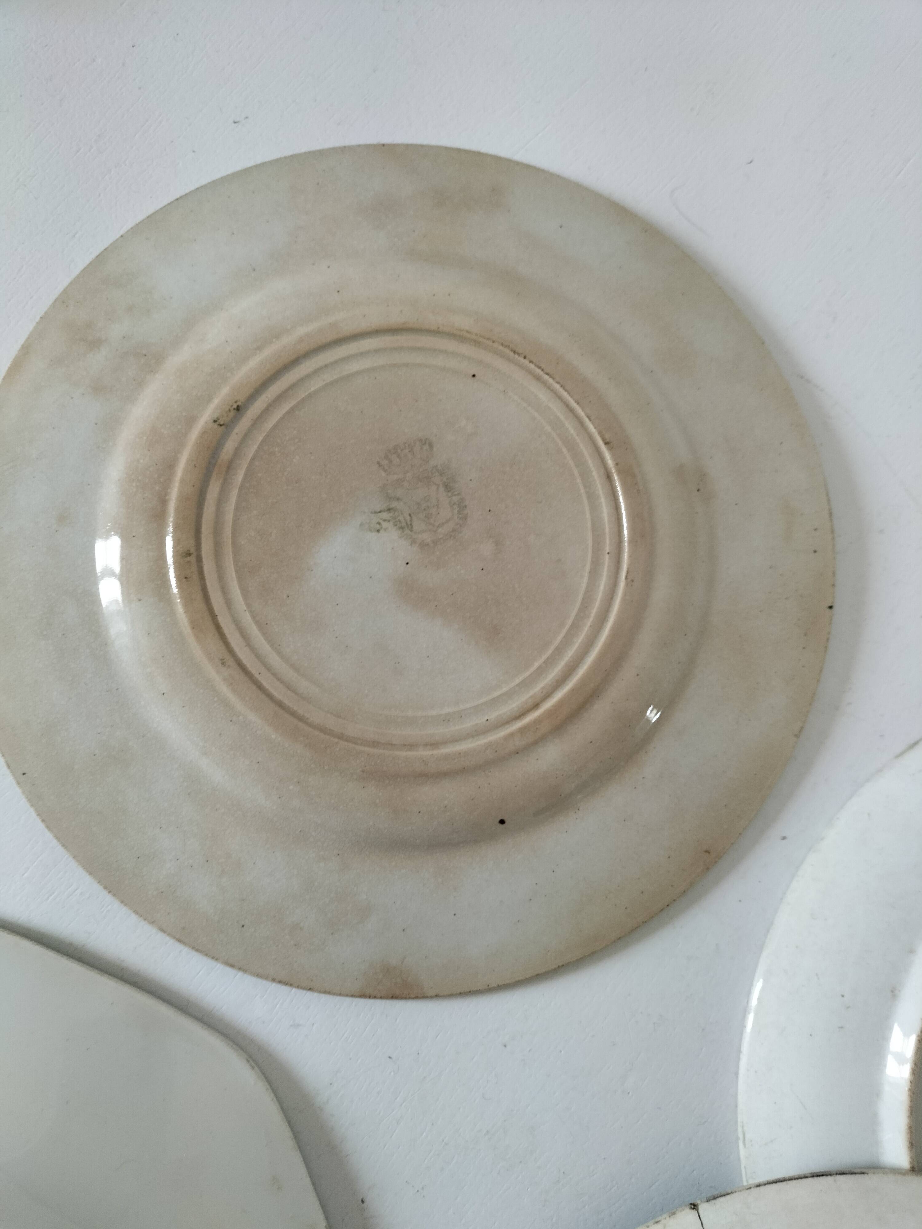 Set of 4 vintage summer fruit dessert plates.