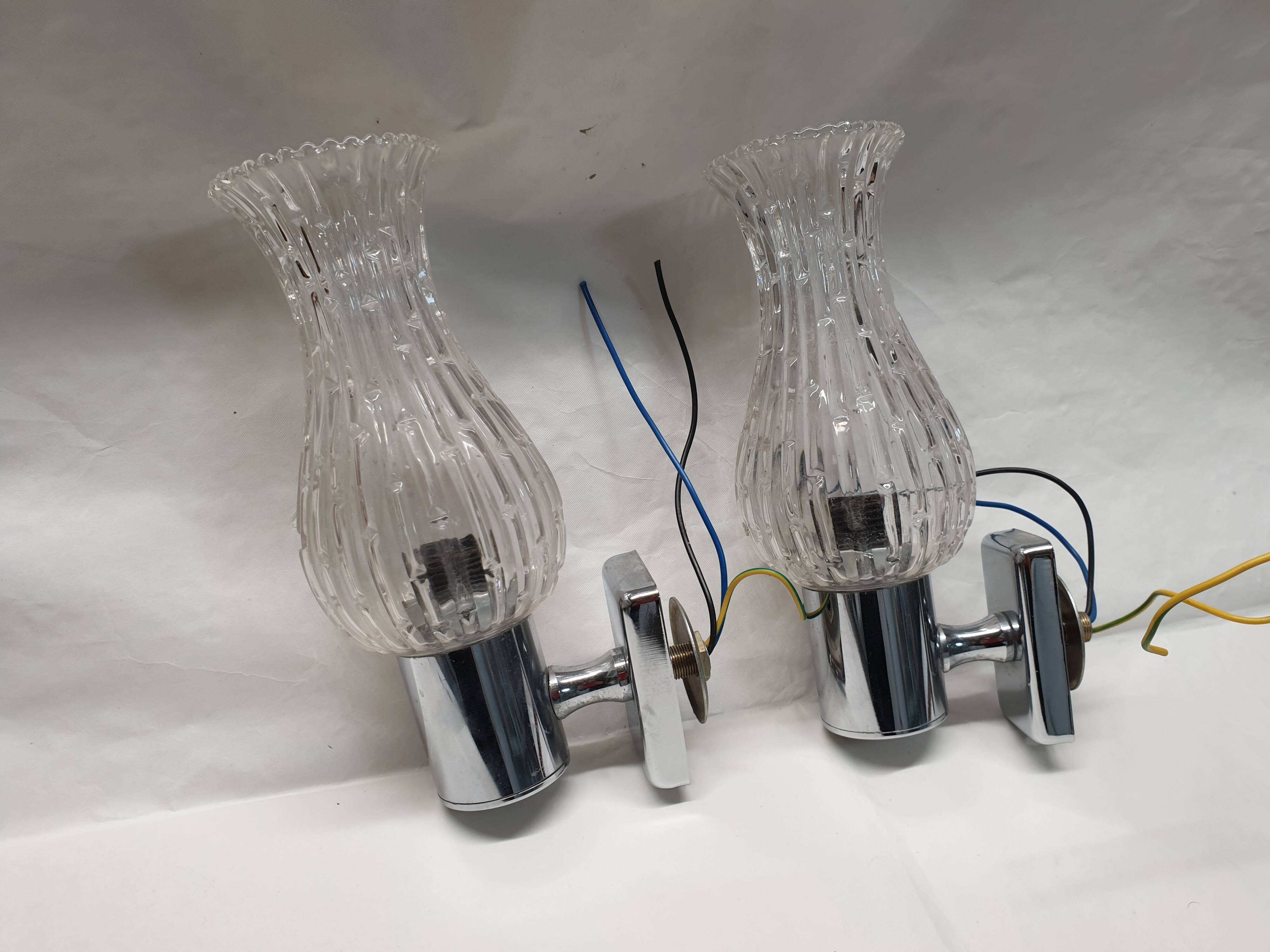 Set of 2 Italian chrome tulip glass wall lights from the 70s