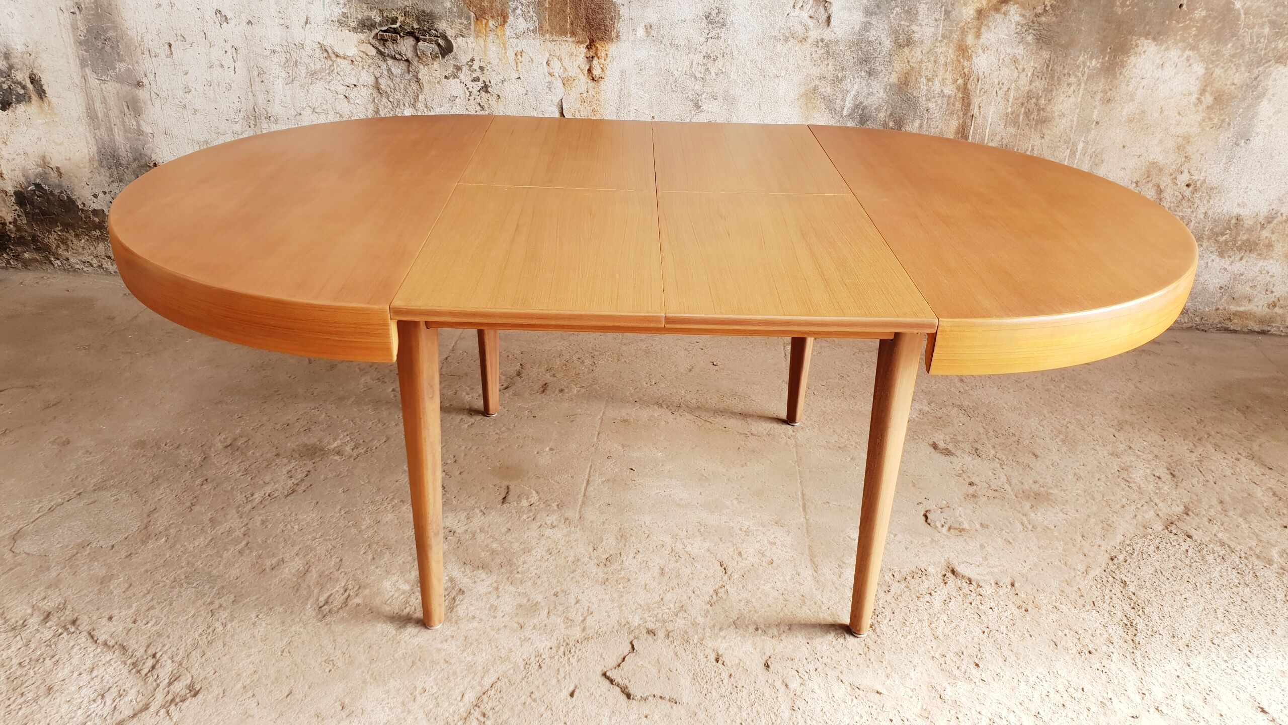 Table ronde scandinave extensible