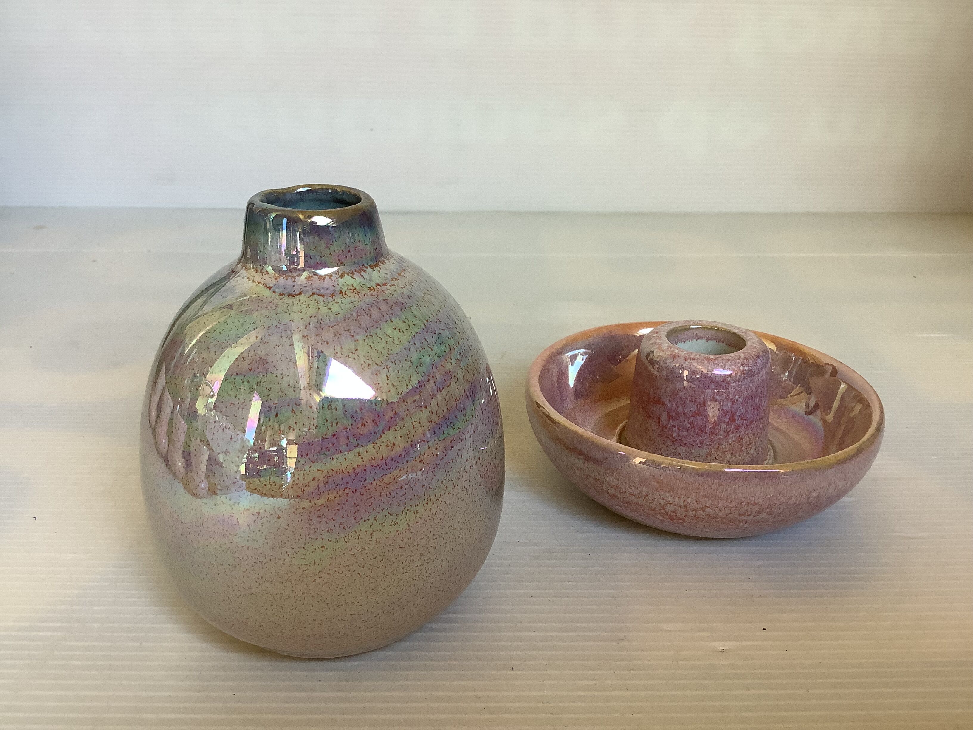 Bougeoir et petit vase multicolore irisé