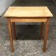 Table de chambre chêne massif