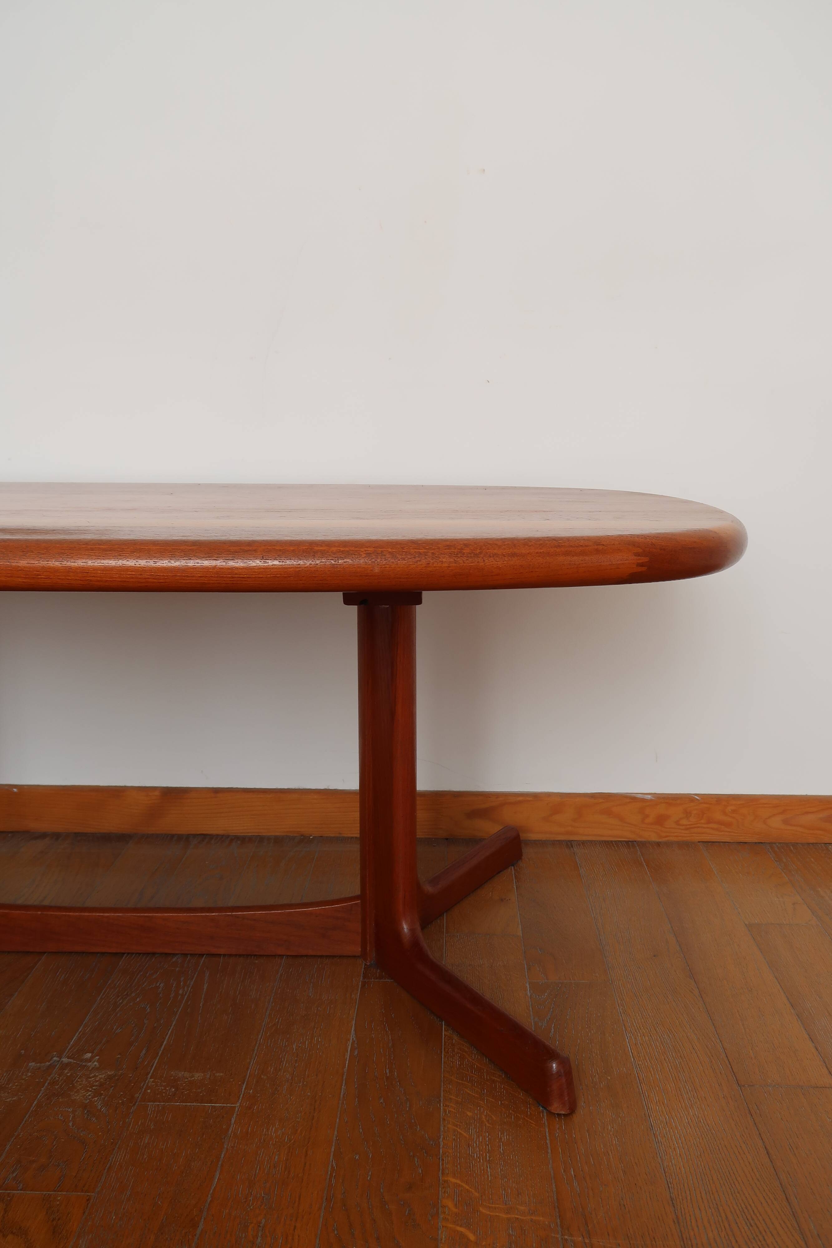 Large Scandinavian coffee table Dyrlund