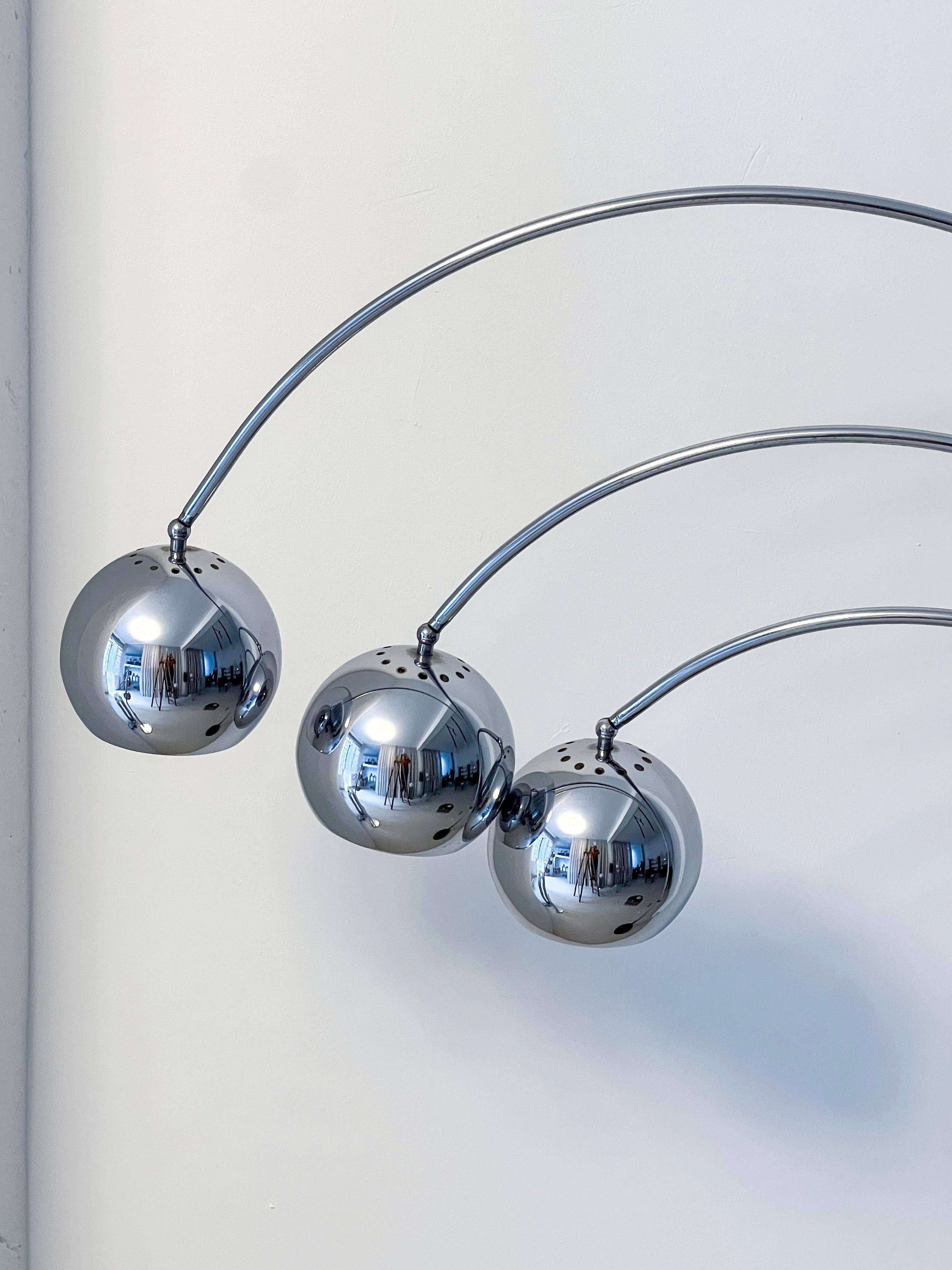 Sculptural Space Age Arco Floor Lamp, Chrome Metal, Three Lights, Reggiani