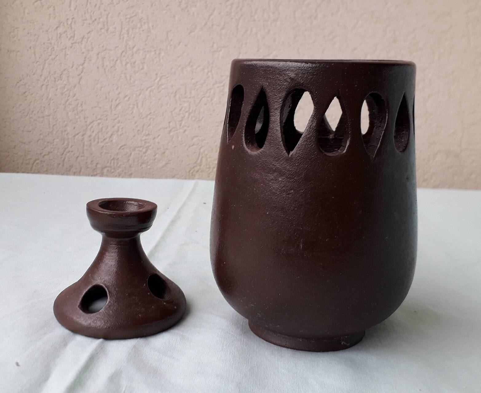 Stoneware tealight holder