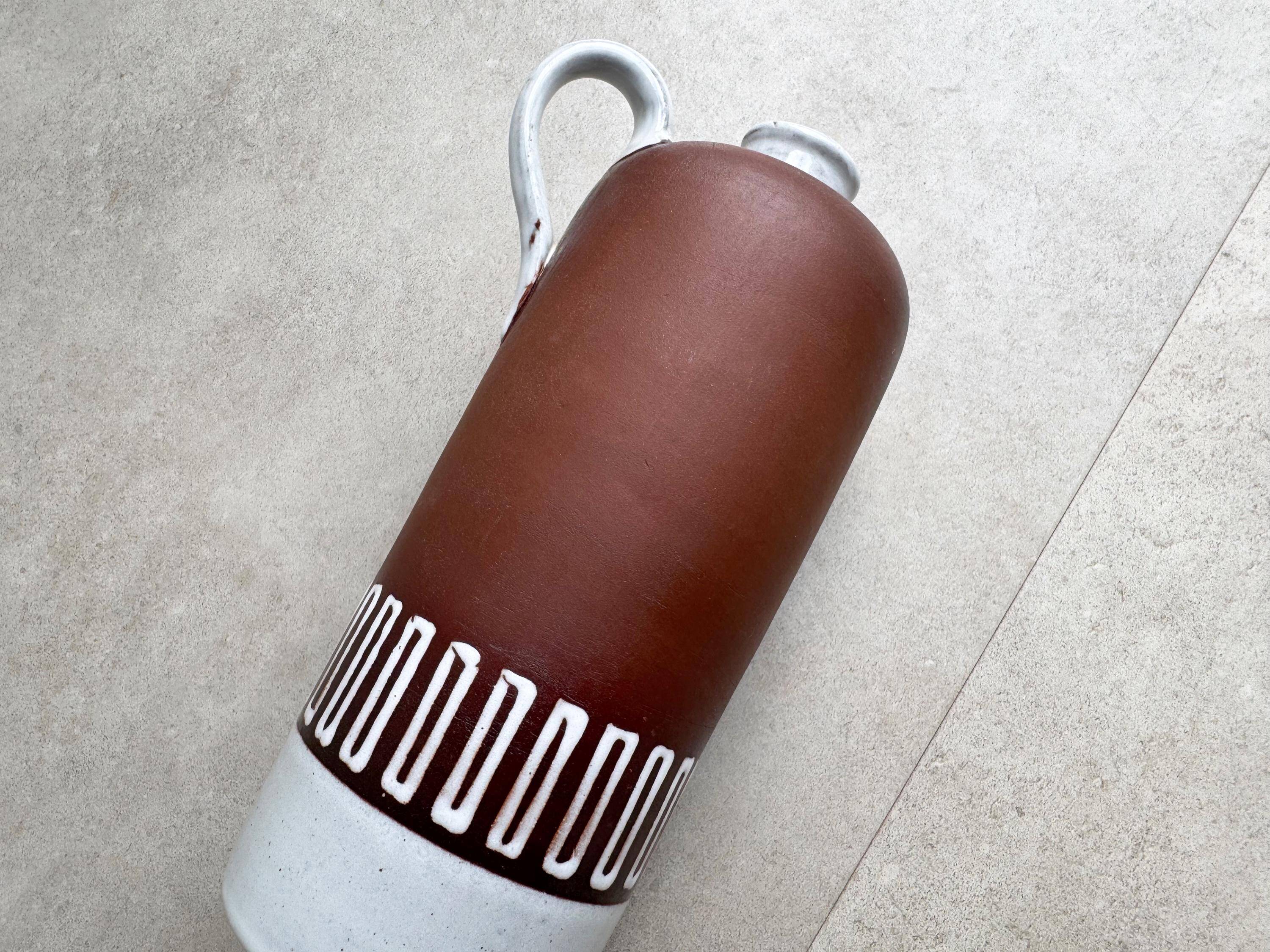 Vase en céramique en terre cuite du milieu du siècle