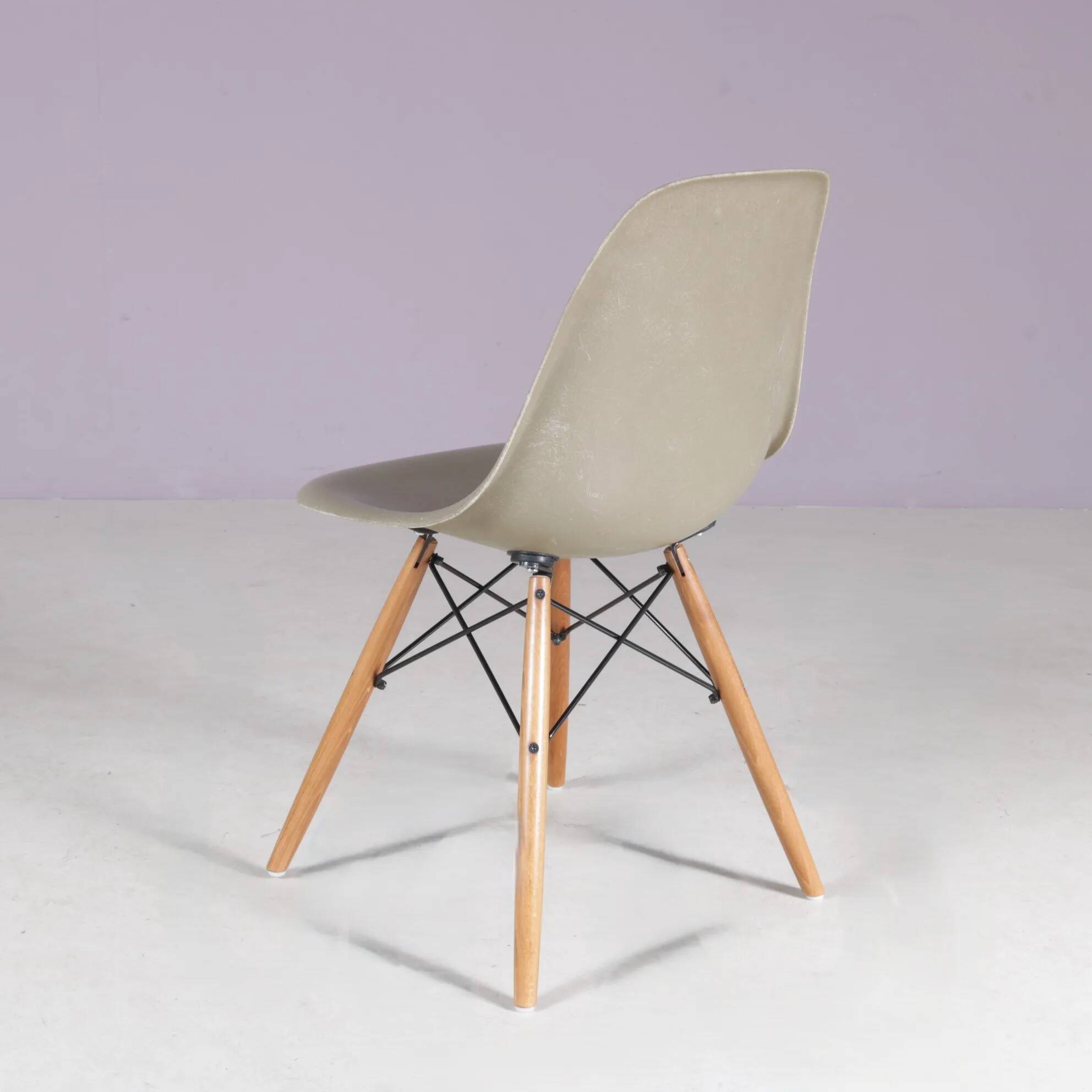 1960s set of 4 dining chairs in “sea foam” green fiberglass / Charles & Ray Eames / Herman Miller, USA