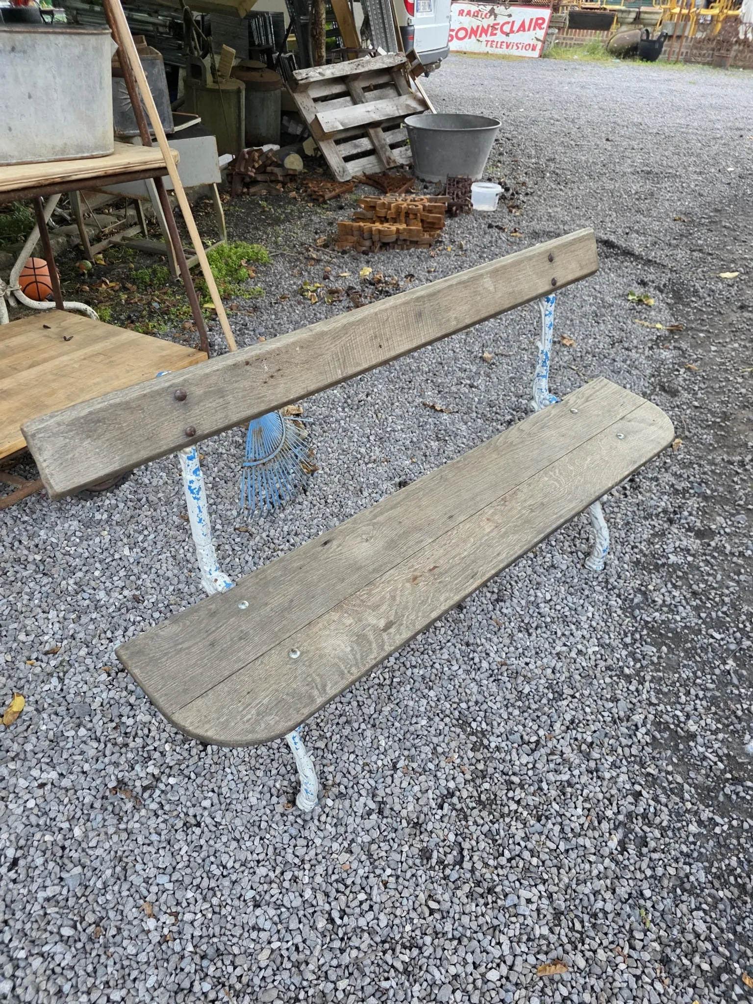Old garden bench in cast iron and oak