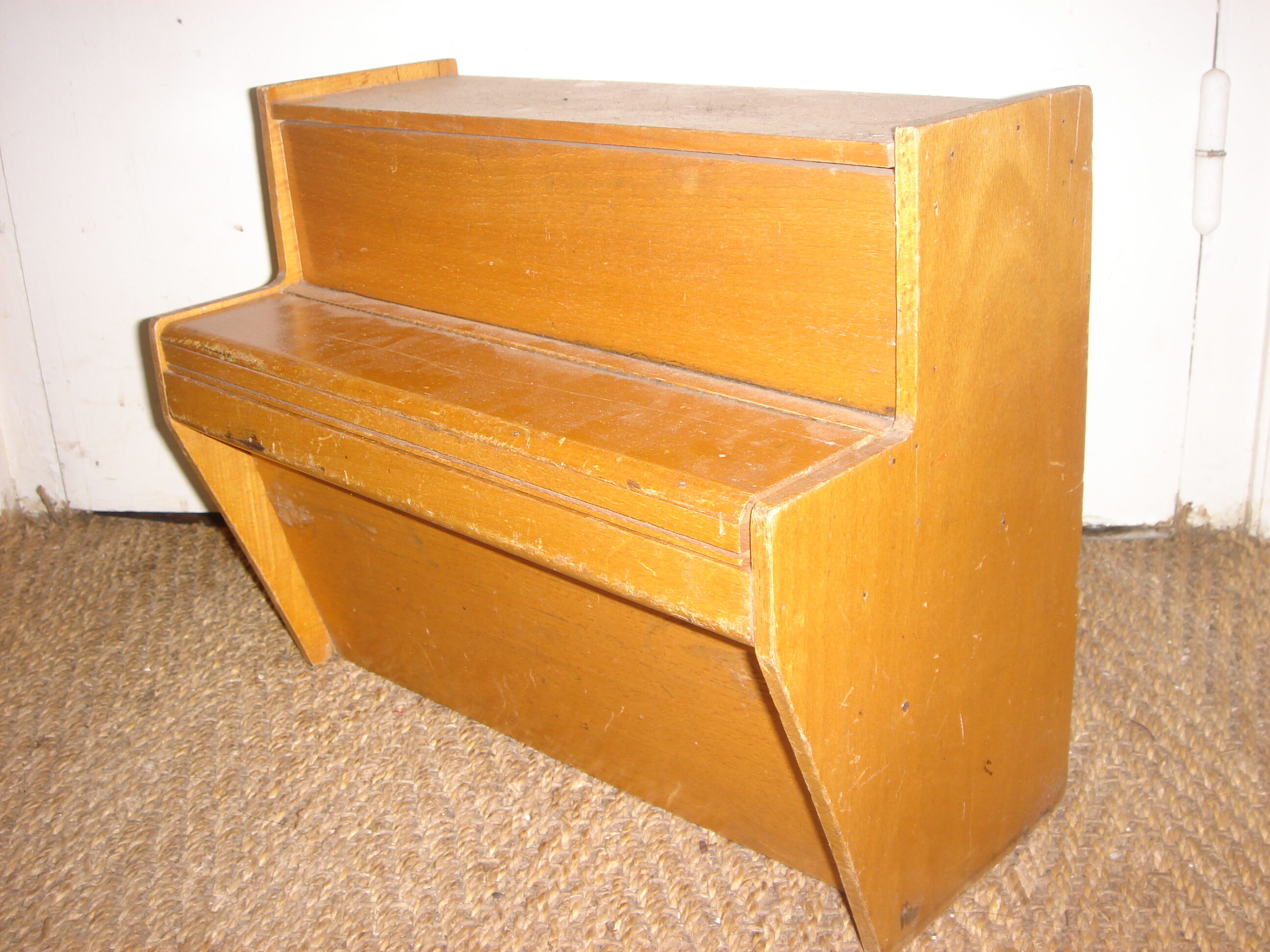 Small child 1950 wooden piano