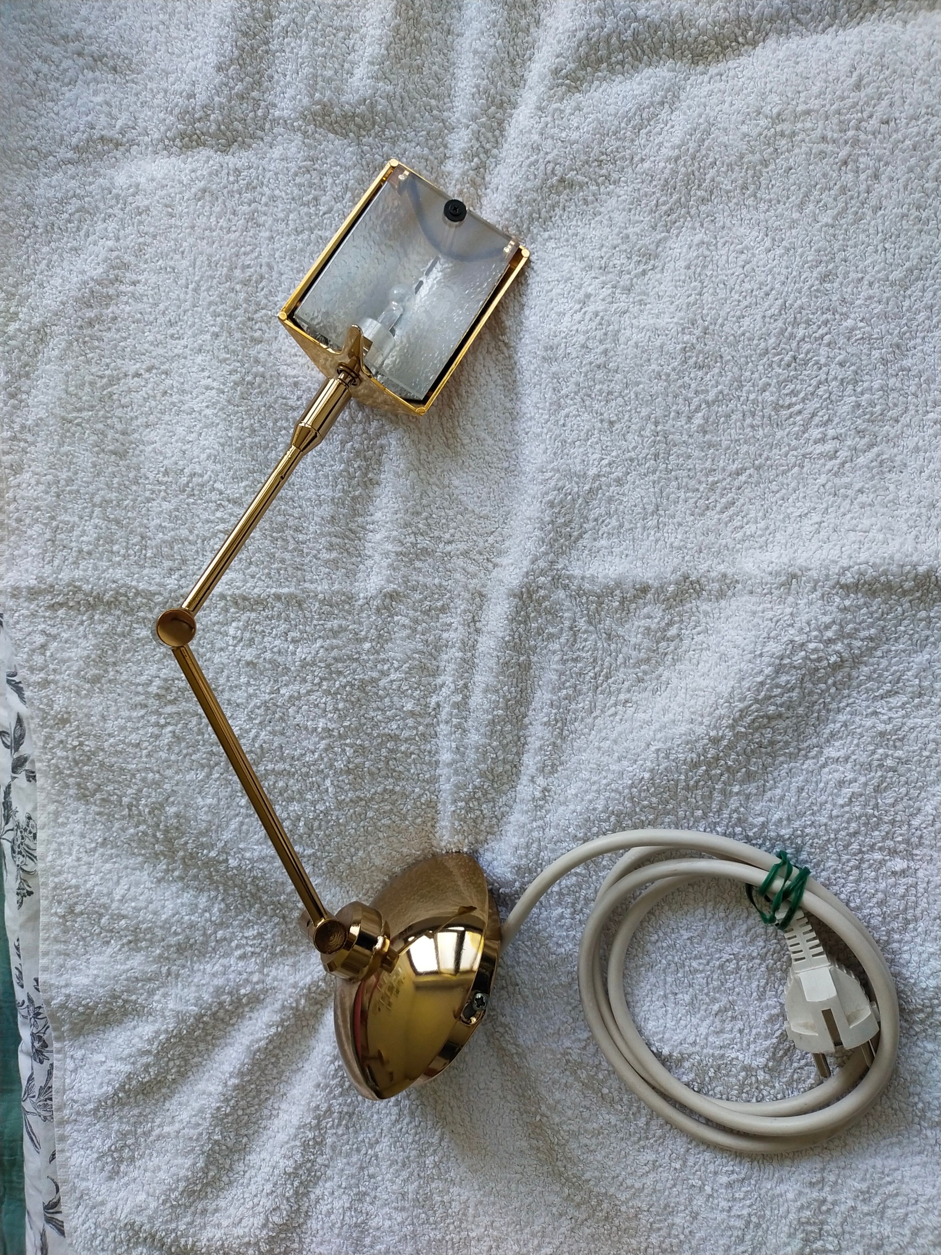 Vintage desk lamp, to be mounted on the wall.