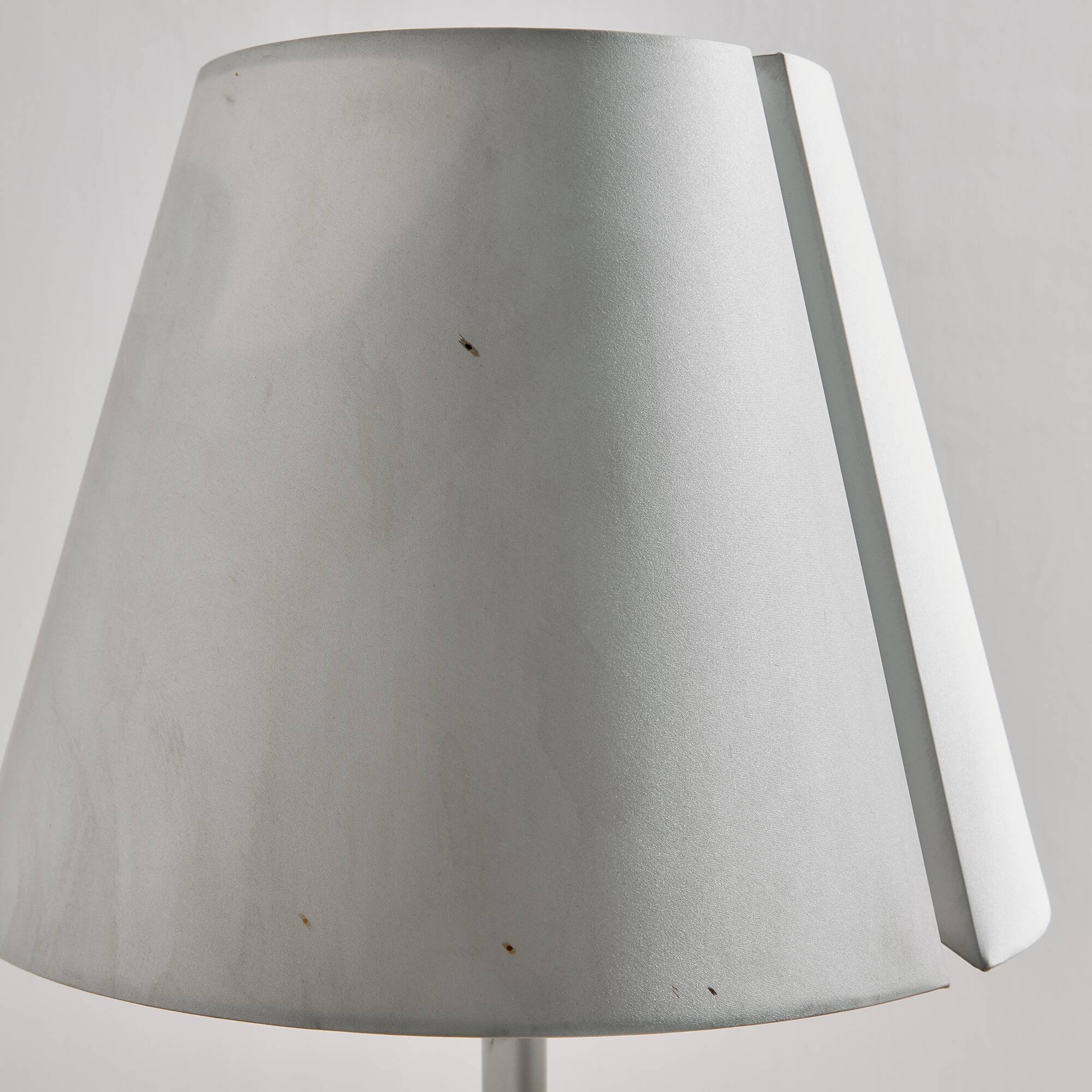 Melampo table lamp by Adrien Gardère for Artemide