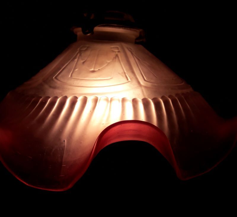 Suspension early 20th colored glass paste