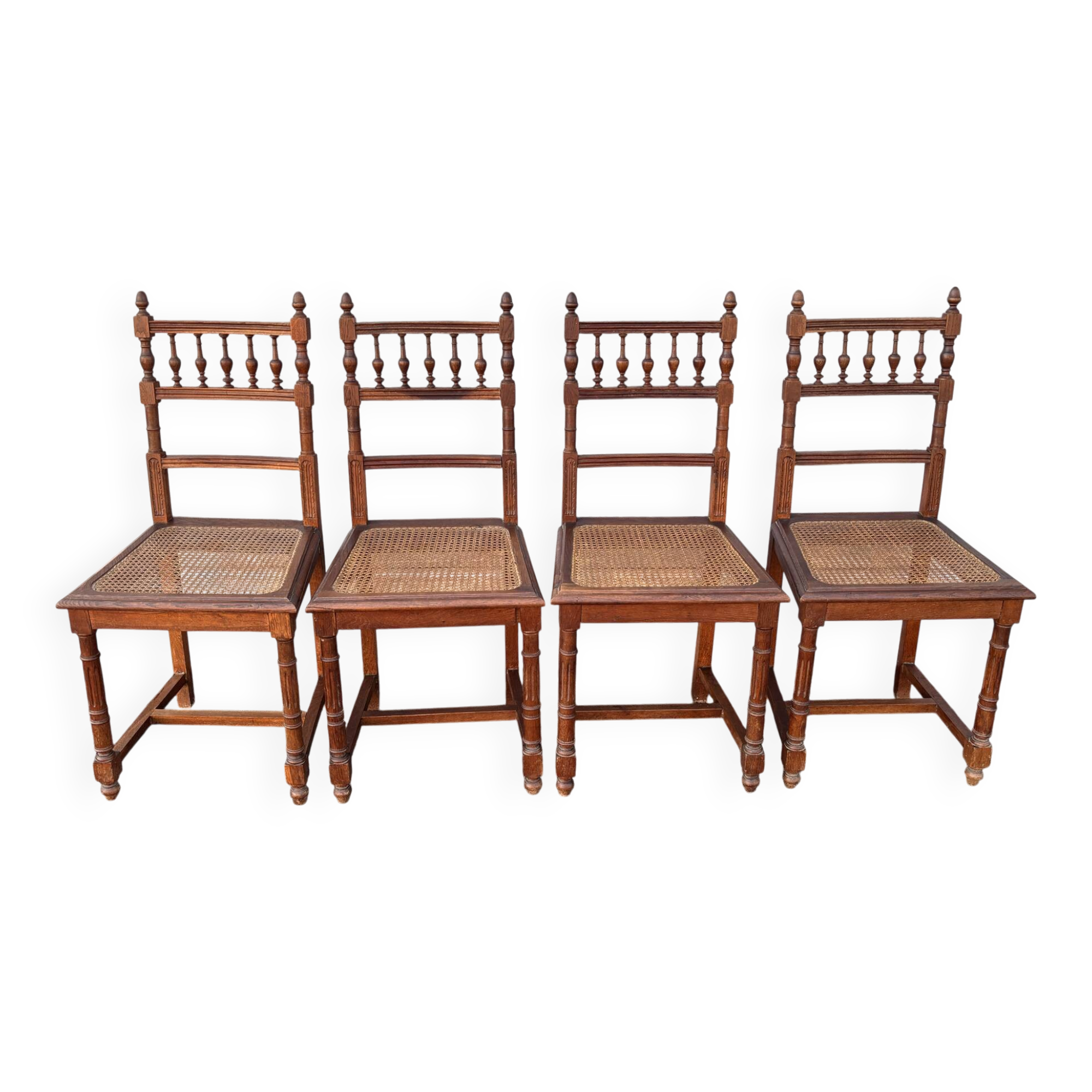 Set of 4 antique wooden and caned chairs – Henri II style
