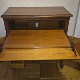 Classic style TV unit with sliding shelf