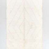 Moroccan Berber carpet Beni Ouarain with engraved diamonds in the weft 2.30x1.53m