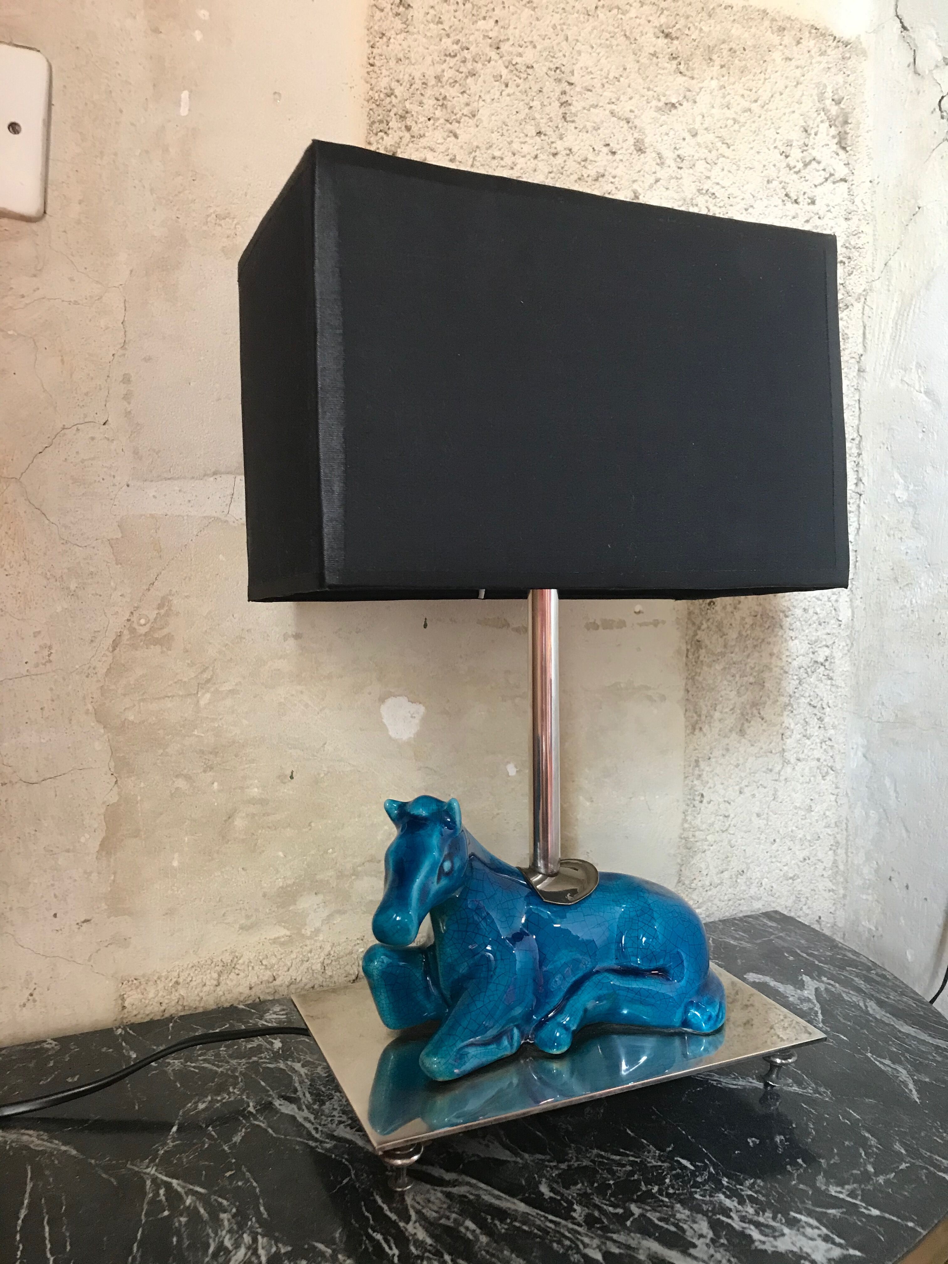 Cracked ceramic horse lamp