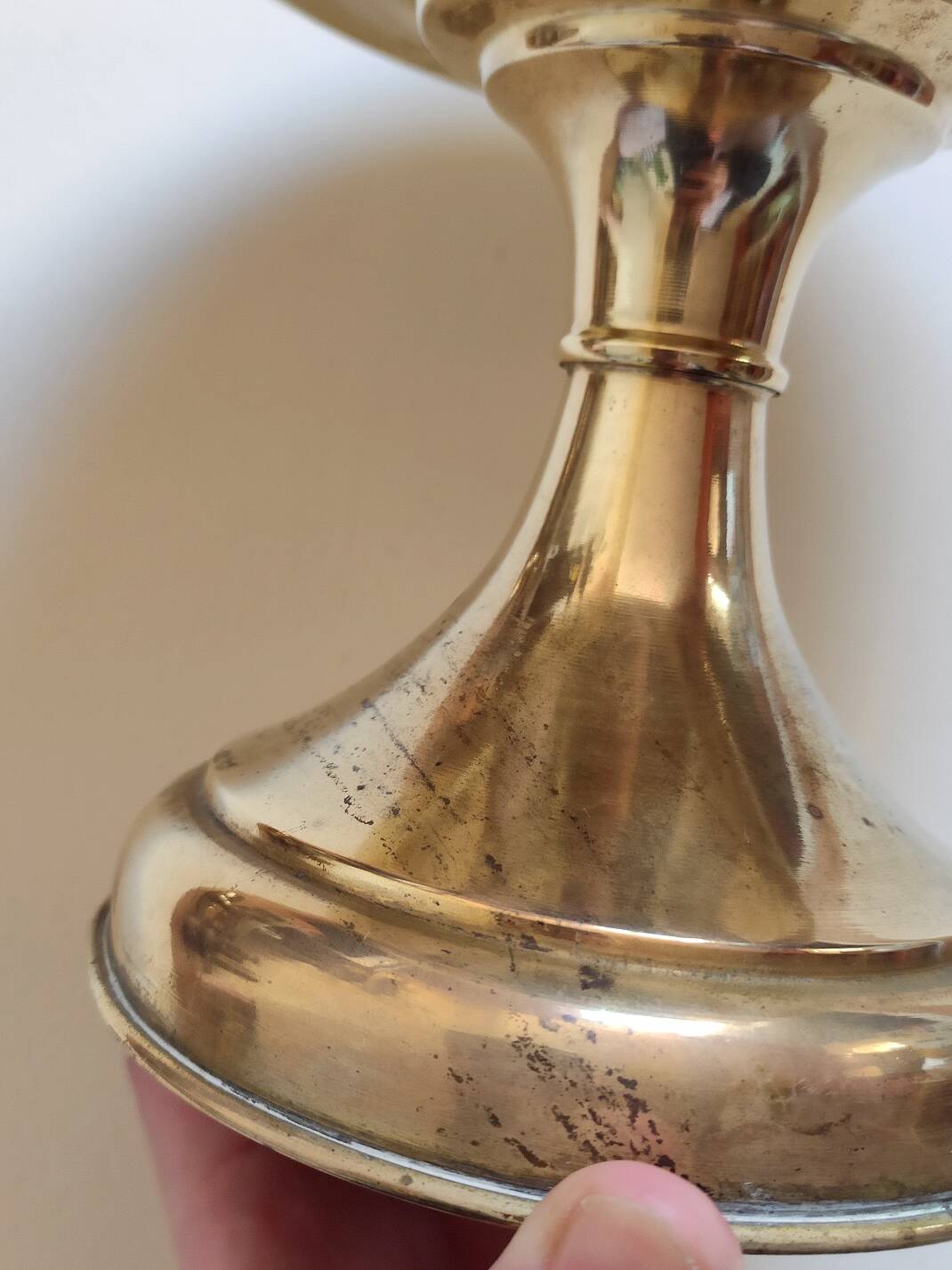 Coupe à pied laiton repoussé