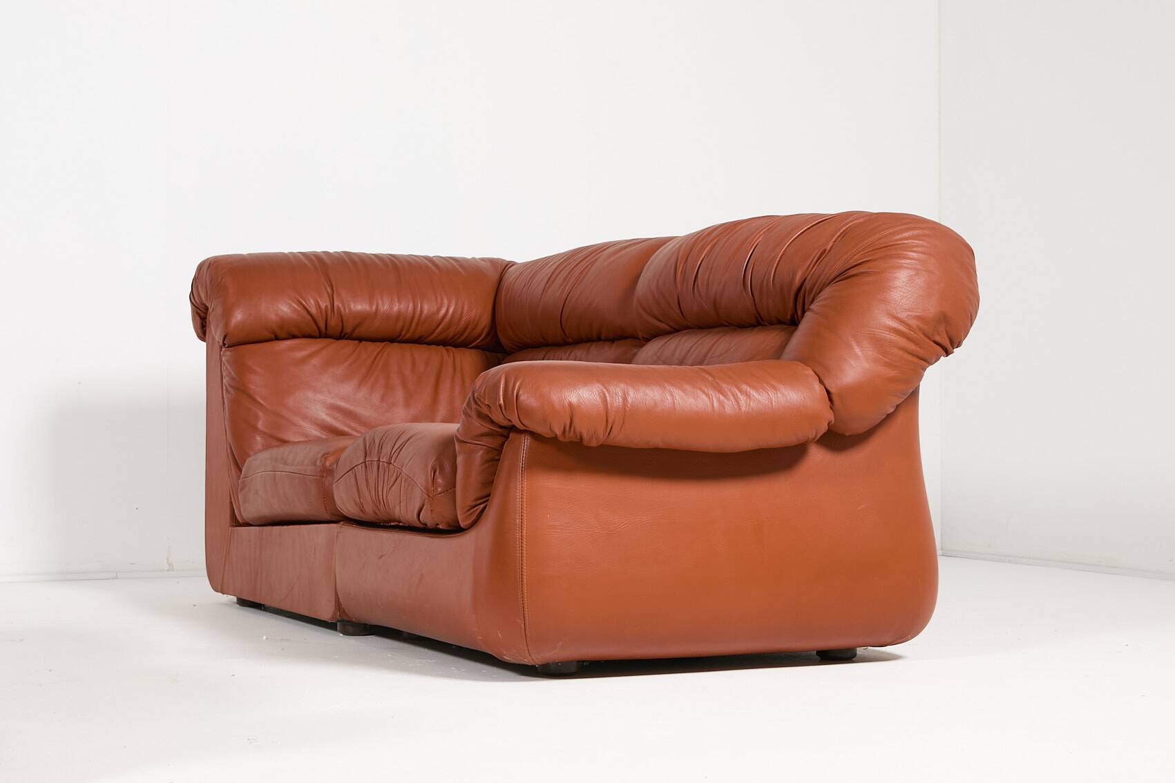 Canapé sectionnel vintage en cuir cognac au design italien des années 1970